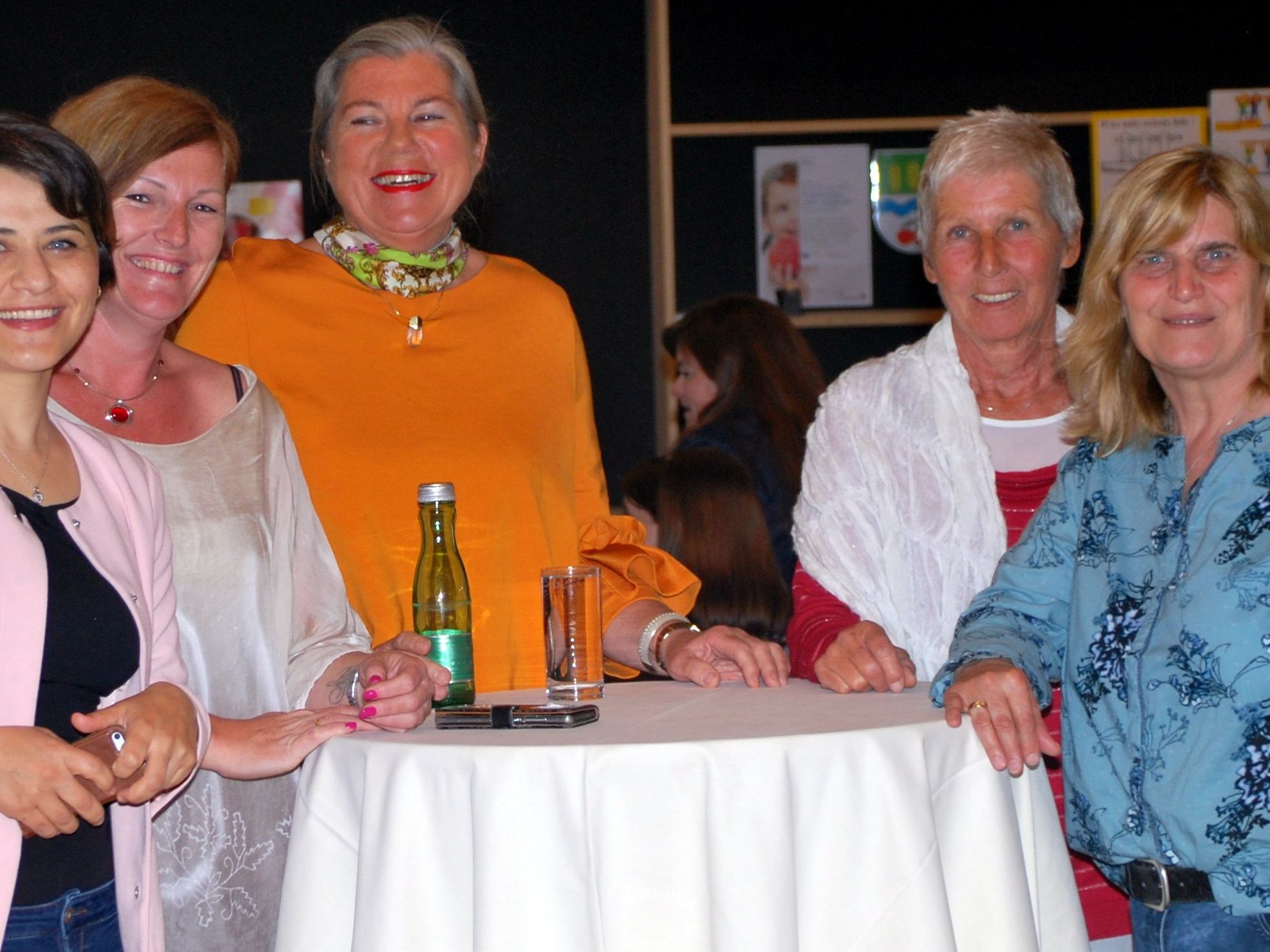 Frauennetzwerk Region amKumma mit Referentin Dr.Katja Matt (Mitte) Frauennetzwerk Region amKumma mit Referentin Dr.Katja Matt (Mitte)