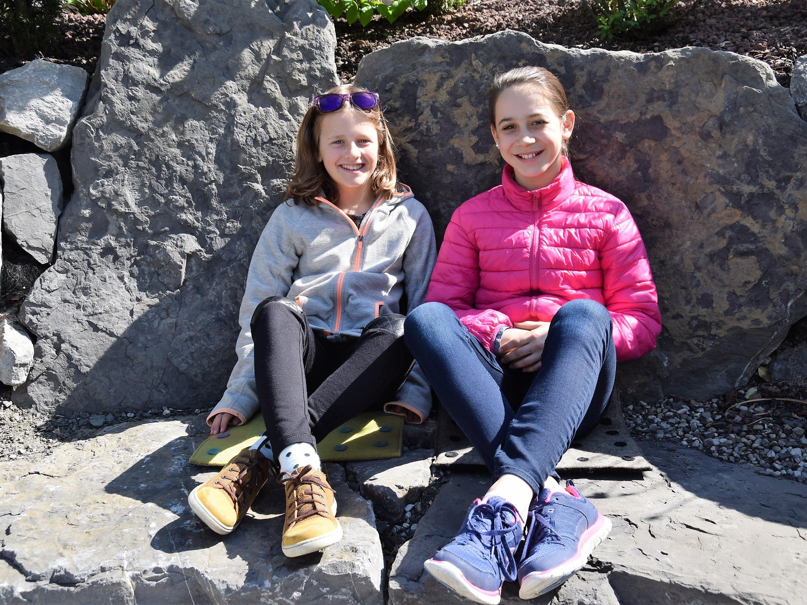 Emilia (11) und Sarah (11) genossen das tolle Ambiente im Ideenpark amKumma