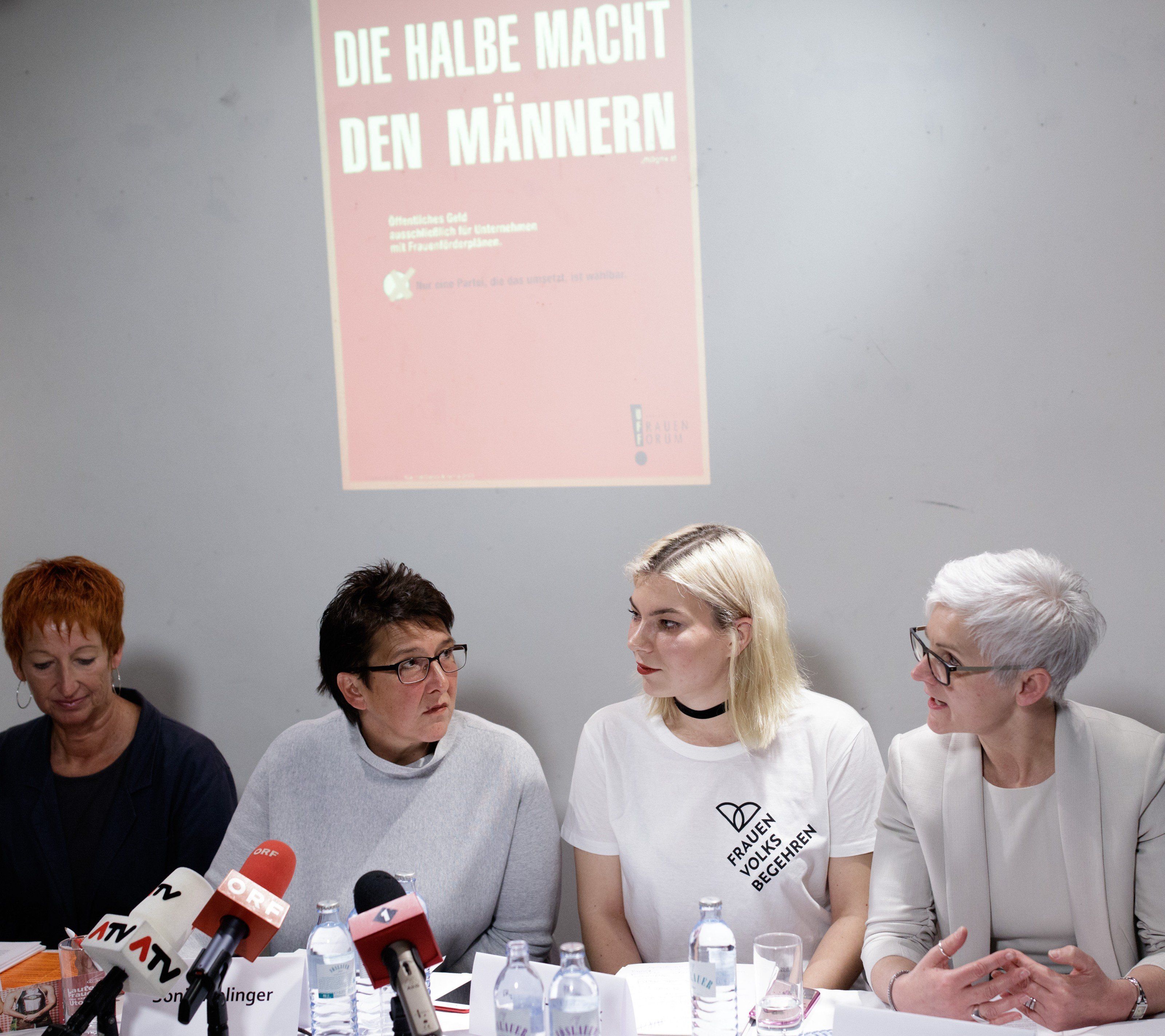 Eine Initiative will mit dem Frauenvolksbegehren 2.0 die Lebensrealität der Frau in Österreich verbessern. Eine Initiative will mit dem Frauenvolksbegehren 2.0 die Lebensrealität der Frau in Österreich verbessern.