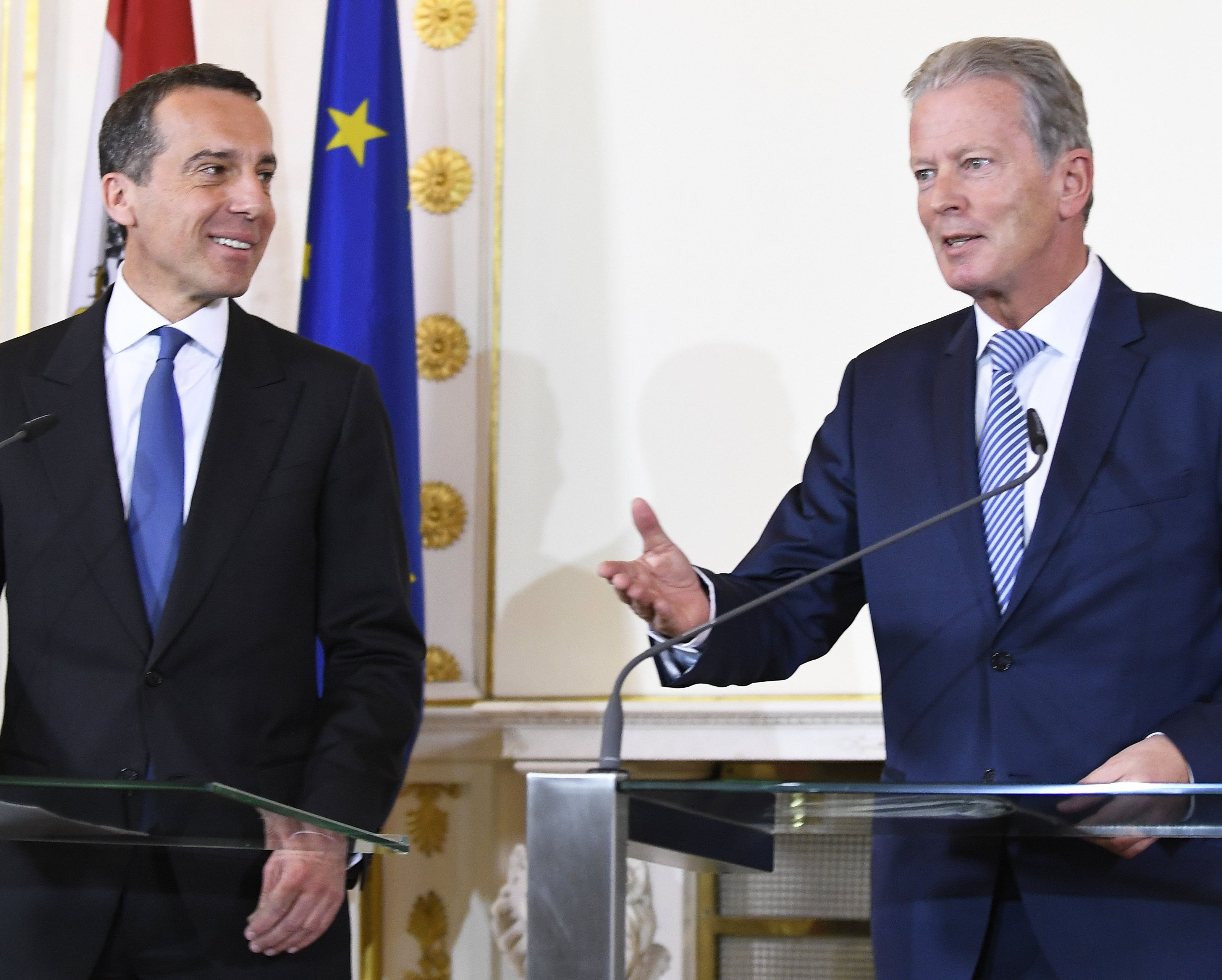 KAnzler Kern und Vizekanzler Mitterlehner hatten nach dem Ministerrat offensichtlich doch einiges zu Lachen. KAnzler Kern und Vizekanzler Mitterlehner hatten nach dem Ministerrat offensichtlich doch einiges zu Lachen.