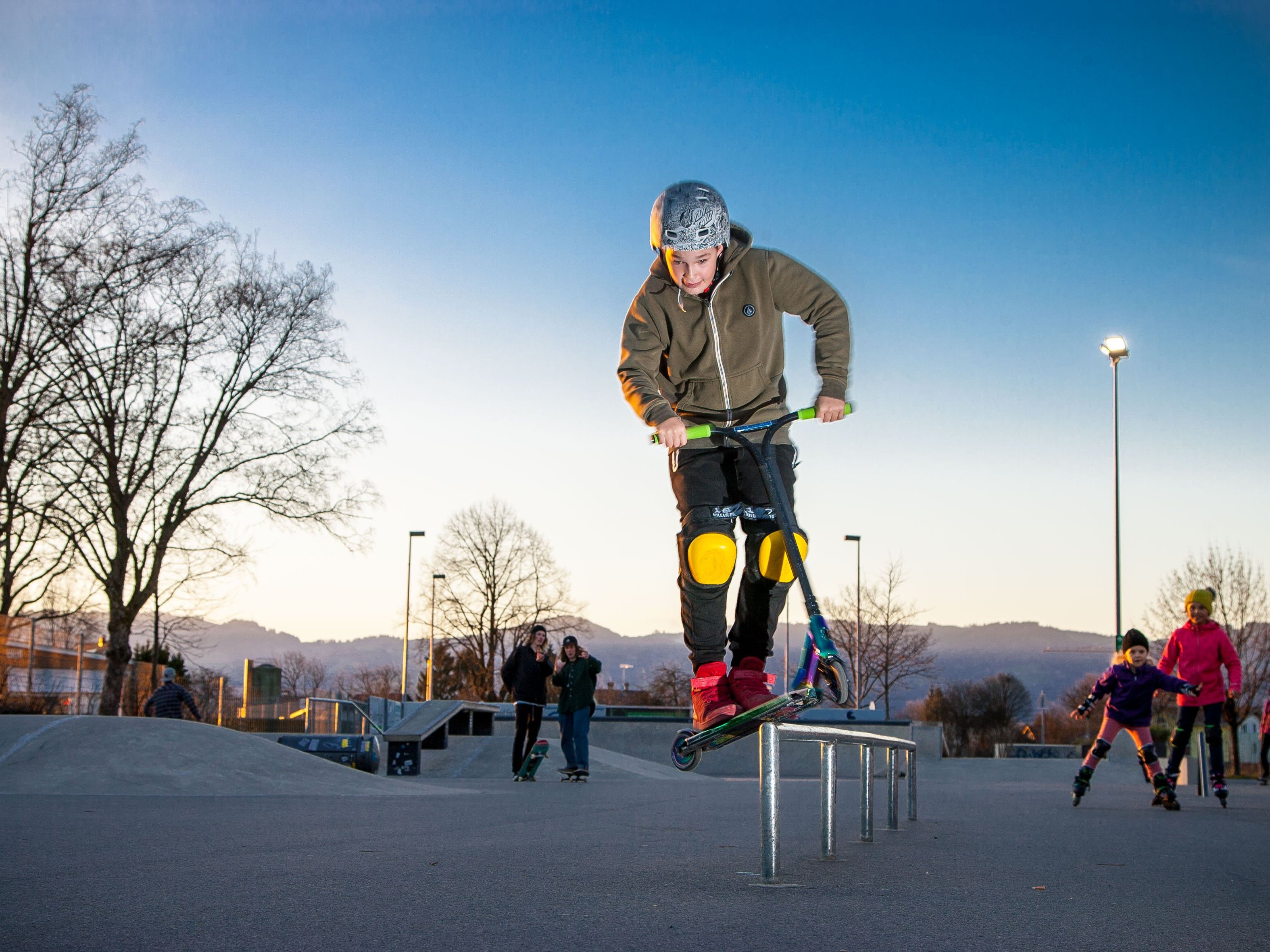 Scooterfahrer Tobias Hehle im Jugendplatz amKumma Scooterfahrer Tobias Hehle im Jugendplatz amKumma