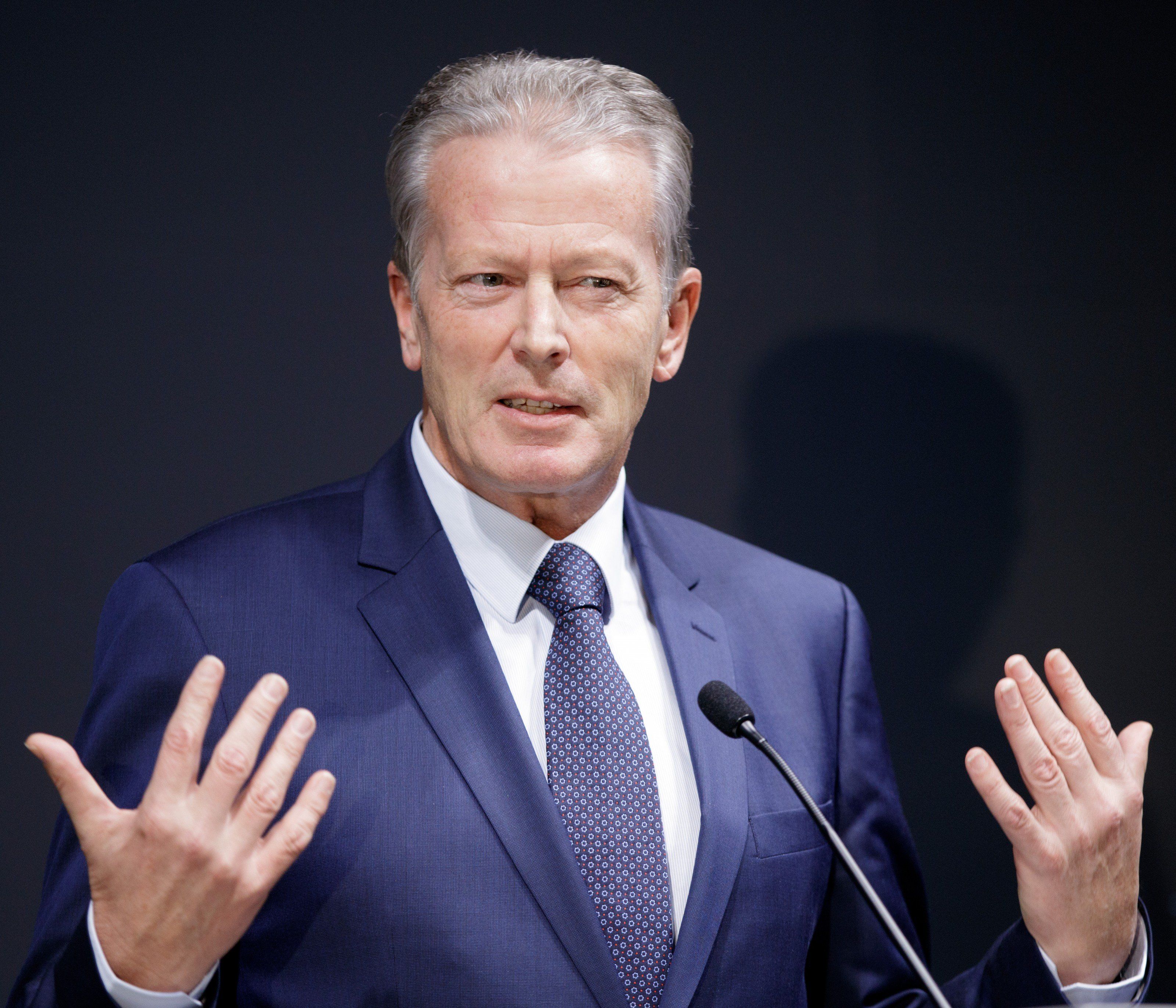 Vizekanzler Reinhold Mitterlehner redet beim ÖVP-Matinee "Wirtschaft und Arbeit neu denken". Vizekanzler Reinhold Mitterlehner redet beim ÖVP-Matinee "Wirtschaft und Arbeit neu denken".