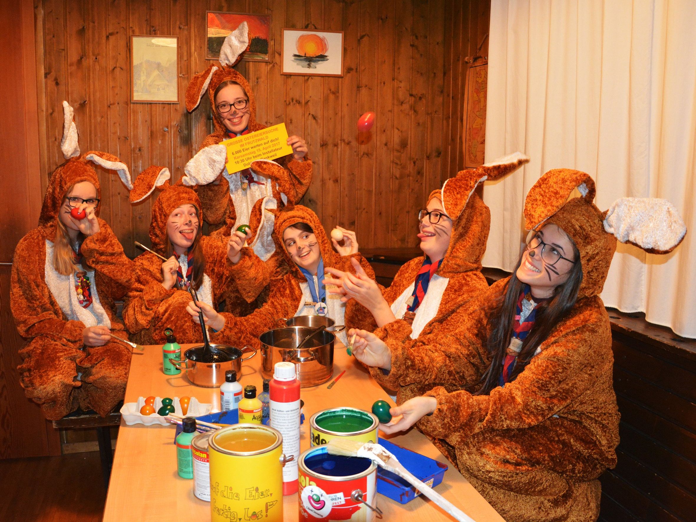 Hochbetrieb in der Osterhasenwerkstatt Hochbetrieb in der Osterhasenwerkstatt