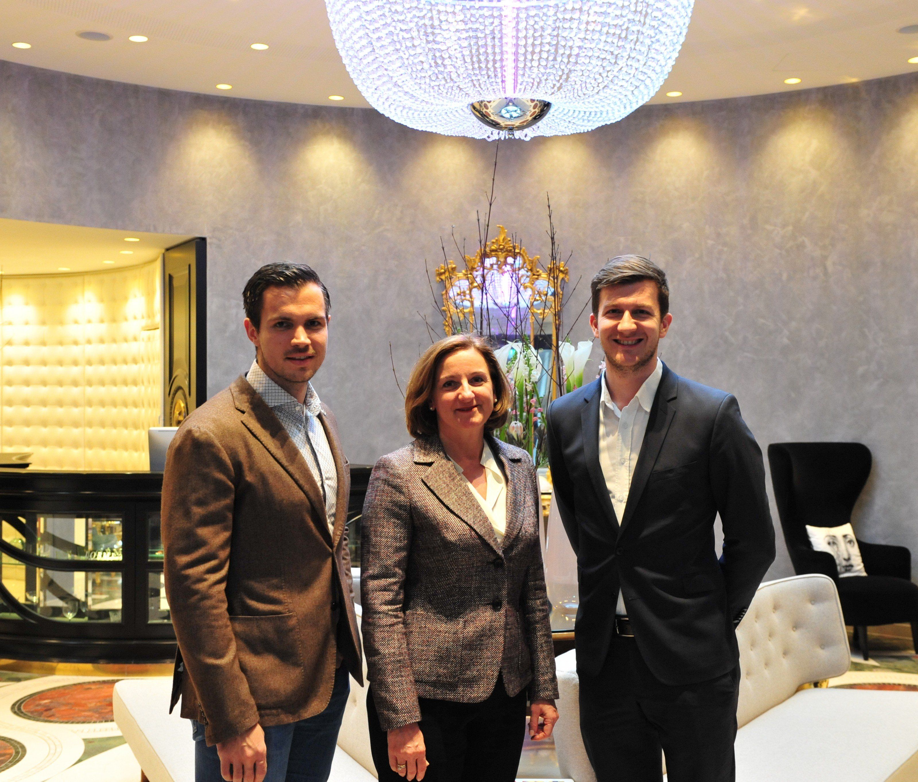 v.l.n.r.: Florian Wassel BA (Geschäftsführer TOWA), Andrea Fuchs (General Manager, Sans Souci), Peter Fetz MA (Marketing Manager, Sans Souci). v.l.n.r.: Florian Wassel BA (Geschäftsführer TOWA), Andrea Fuchs (General Manager, Sans Souci), Peter Fetz MA (Marketing Manager, Sans Souci).