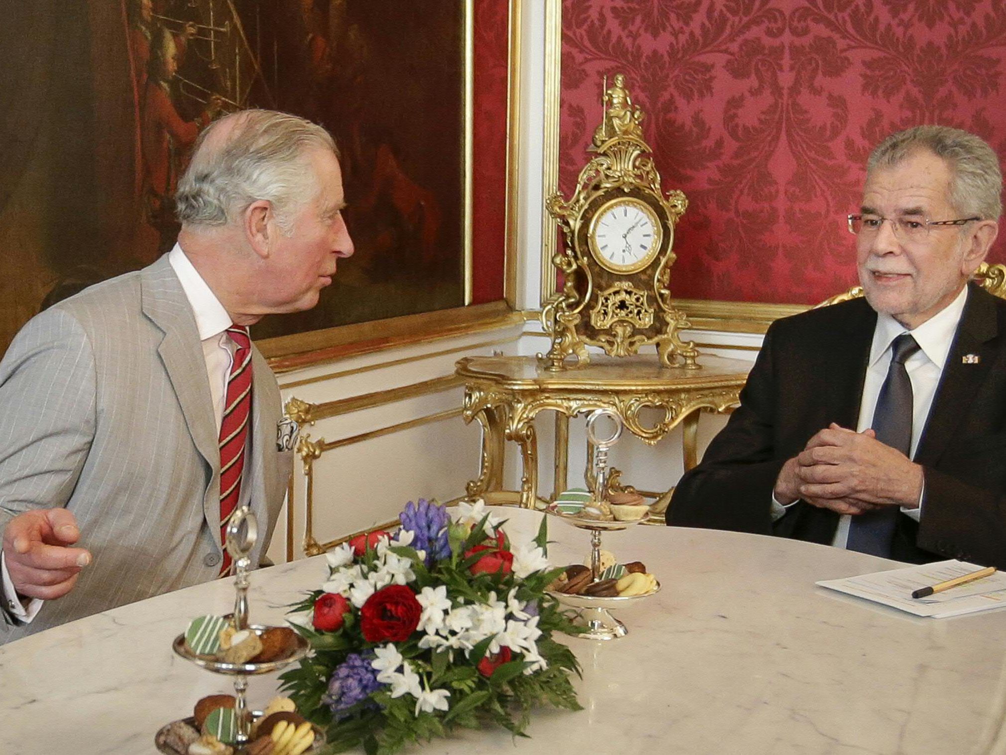 Mit einem touristischen Programm schließen der britische Thronfolger Prinz Charles und seine Frau Camilla heute ihren Österreich-Besuch ab. Mit einem touristischen Programm schließen der britische Thronfolger Prinz Charles und seine Frau Camilla heute ihren Österreich-Besuch ab.