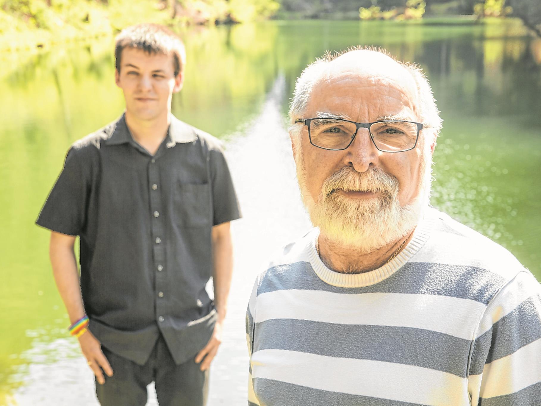 Günther (links) und Josef lernten sich online kennen und leben seit 2014 in einer eingetragenen Partnerschaft.
