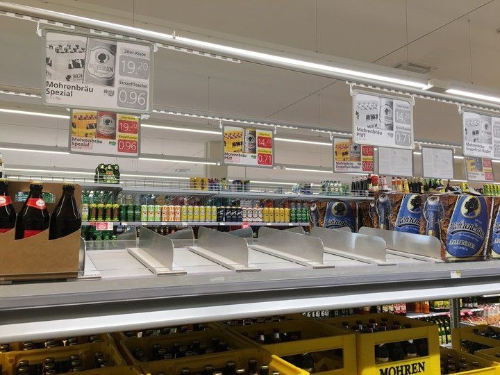 Leere Regale in Vorarlberger Spar-Filialen. Leere Regale in Vorarlberger Spar-Filialen.