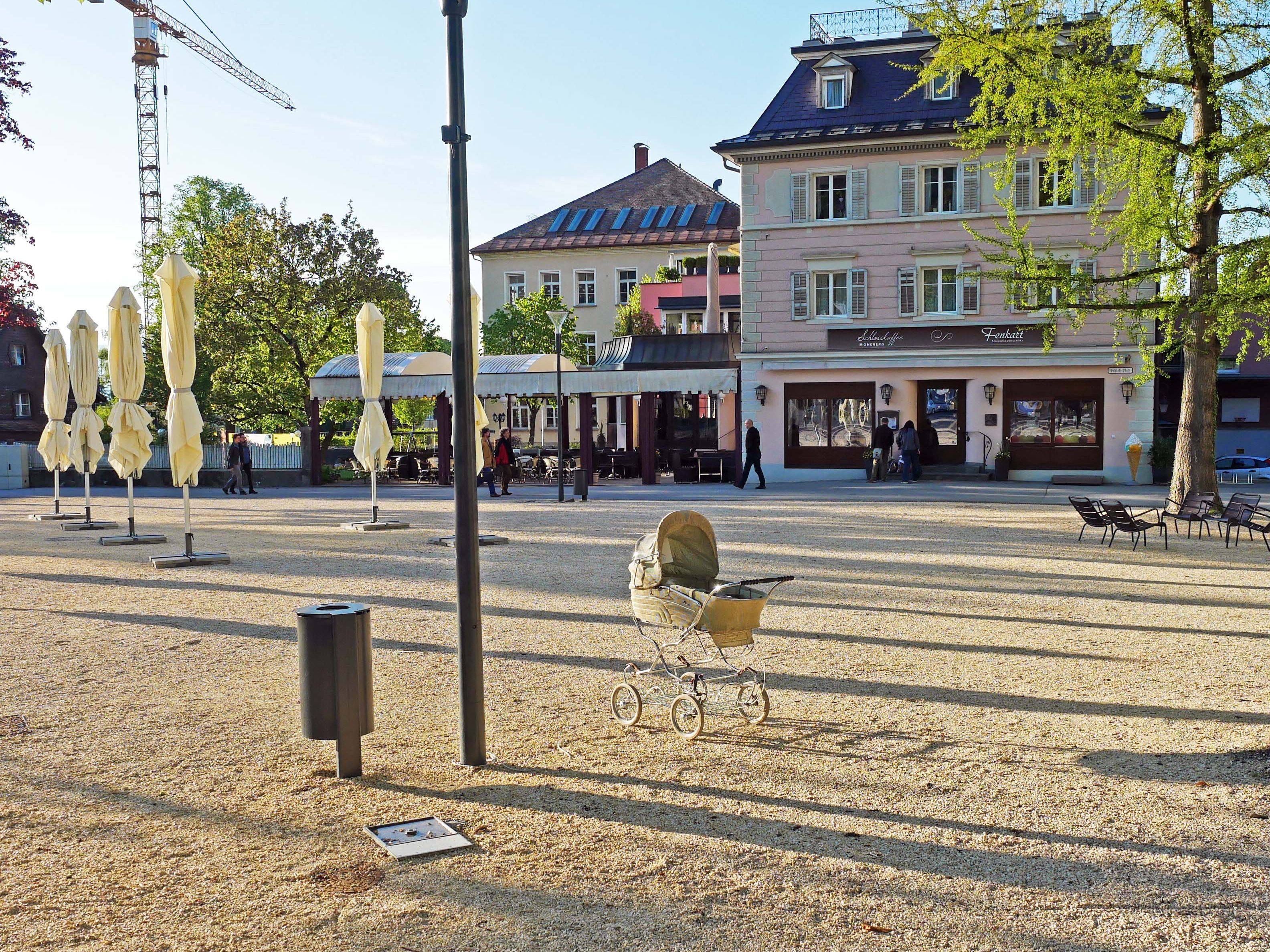 Die Besucher/innen staunten nicht schlecht über den Inhalt eines verlassenen Kinderwagens. Die Besucher/innen staunten nicht schlecht über den Inhalt eines verlassenen Kinderwagens.