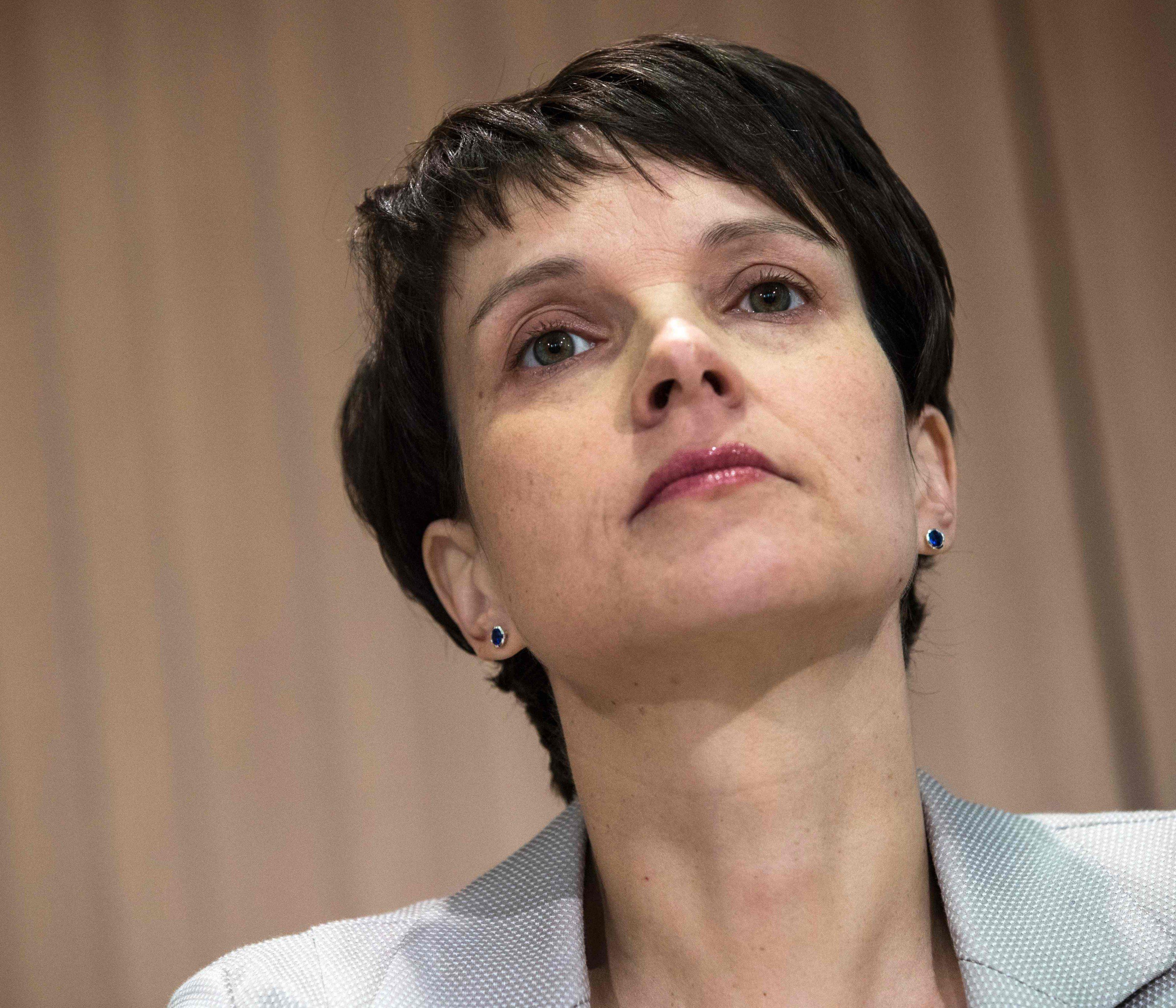 Petry verzichtet auf Kandidatur. Petry verzichtet auf Kandidatur.