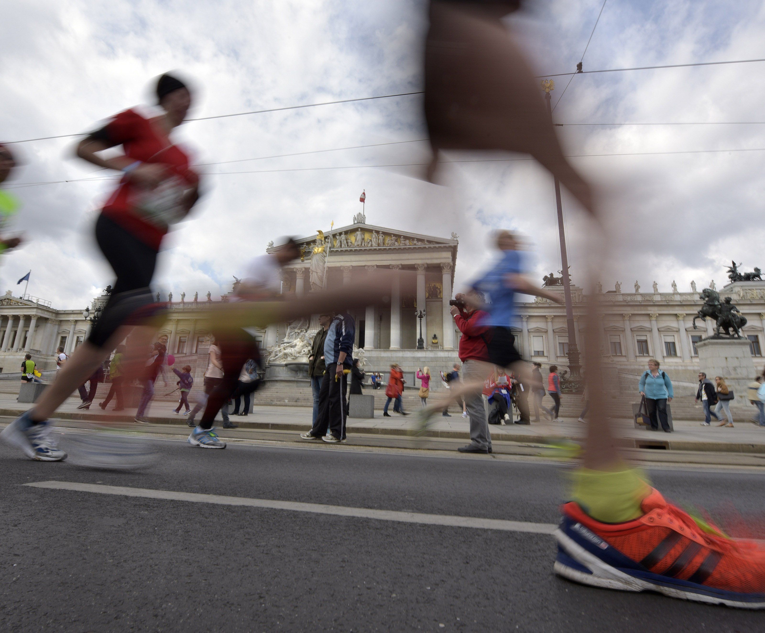 Beim Vienna City Marathon 2017 werden mehr Polizisten im Einsatz sein. Beim Vienna City Marathon 2017 werden mehr Polizisten im Einsatz sein.