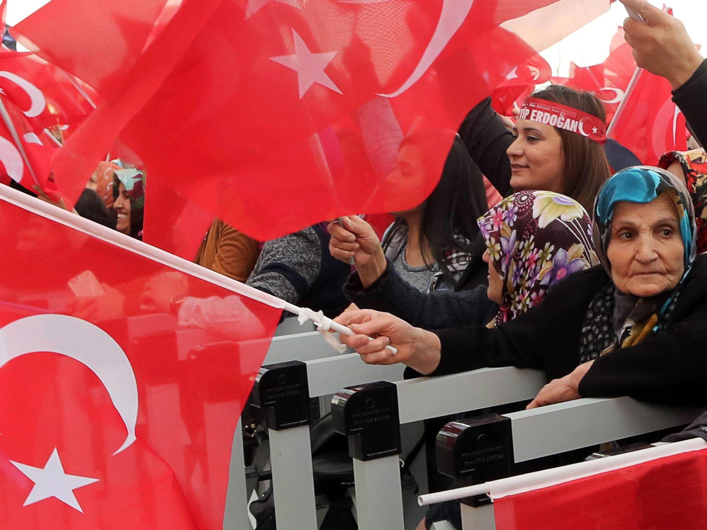 Nach dem Türkei-Referendum soll die Situation analysiert werden.