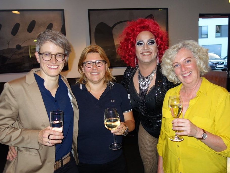 Corinne Scherrer, Michaela Ella Holzer, Miss Misery Myazz und Katharina Wiesflecker feierten mit. Corinne Scherrer, Michaela Ella Holzer, Miss Misery Myazz und Katharina Wiesflecker feierten mit.