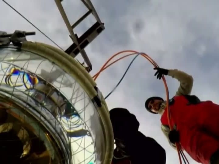Einen Kubikkilometer groß ist ein Teleskop, das in den Tiefen des Baikalsees entsteht. Einen Kubikkilometer groß ist ein Teleskop, das in den Tiefen des Baikalsees entsteht.