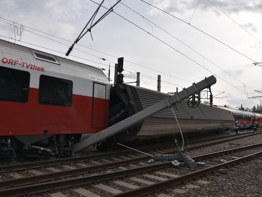 1,5 Monate dauerte es, die Beschädigungen am Bahnhof Wien-Meidling auszubessern. 1,5 Monate dauerte es, die Beschädigungen am Bahnhof Wien-Meidling auszubessern.