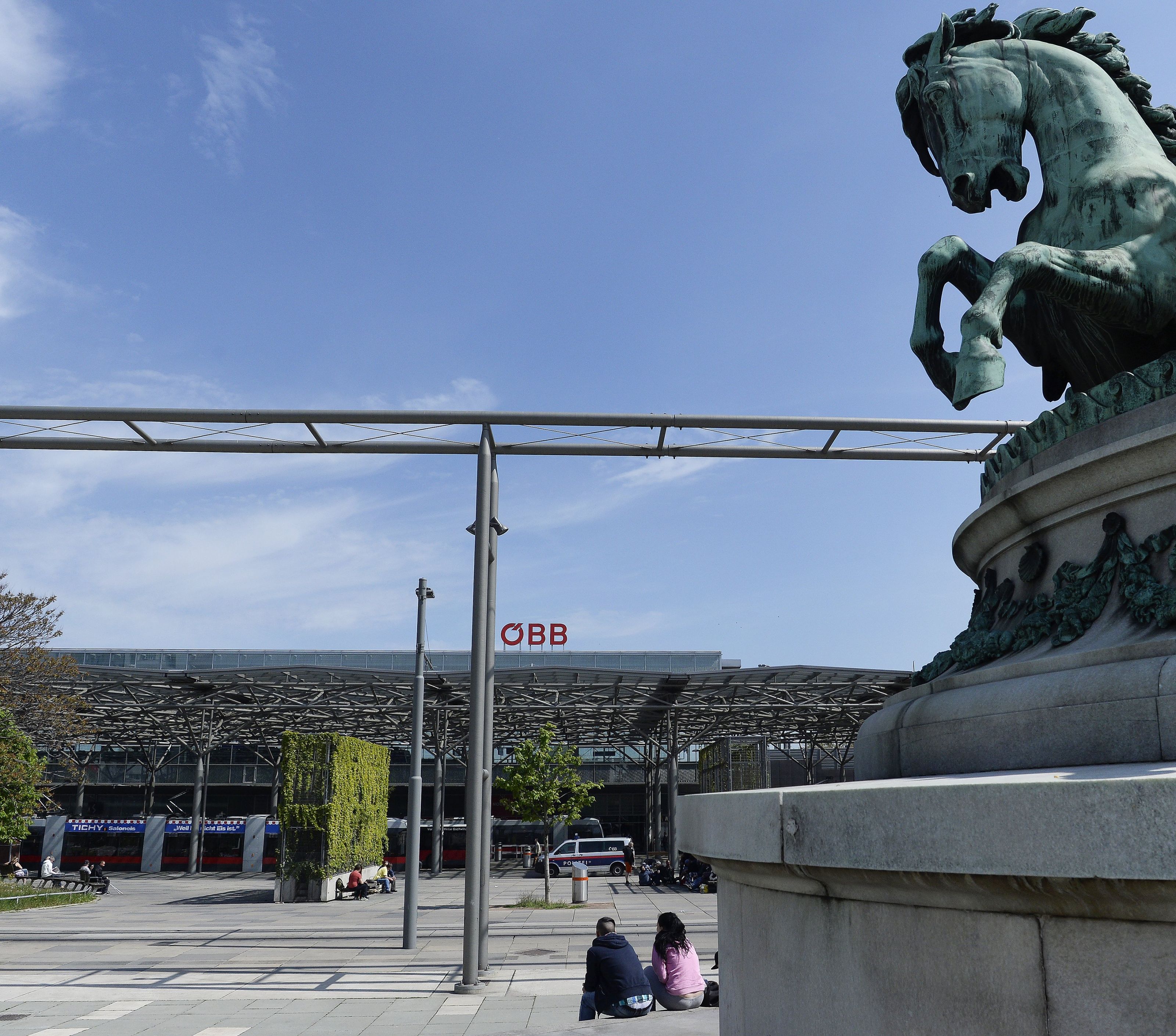 Die neue Bezirksvorstehung der Leopoldstadt will den Praterstern von seinem negativen Image befreien. Die neue Bezirksvorstehung der Leopoldstadt will den Praterstern von seinem negativen Image befreien.