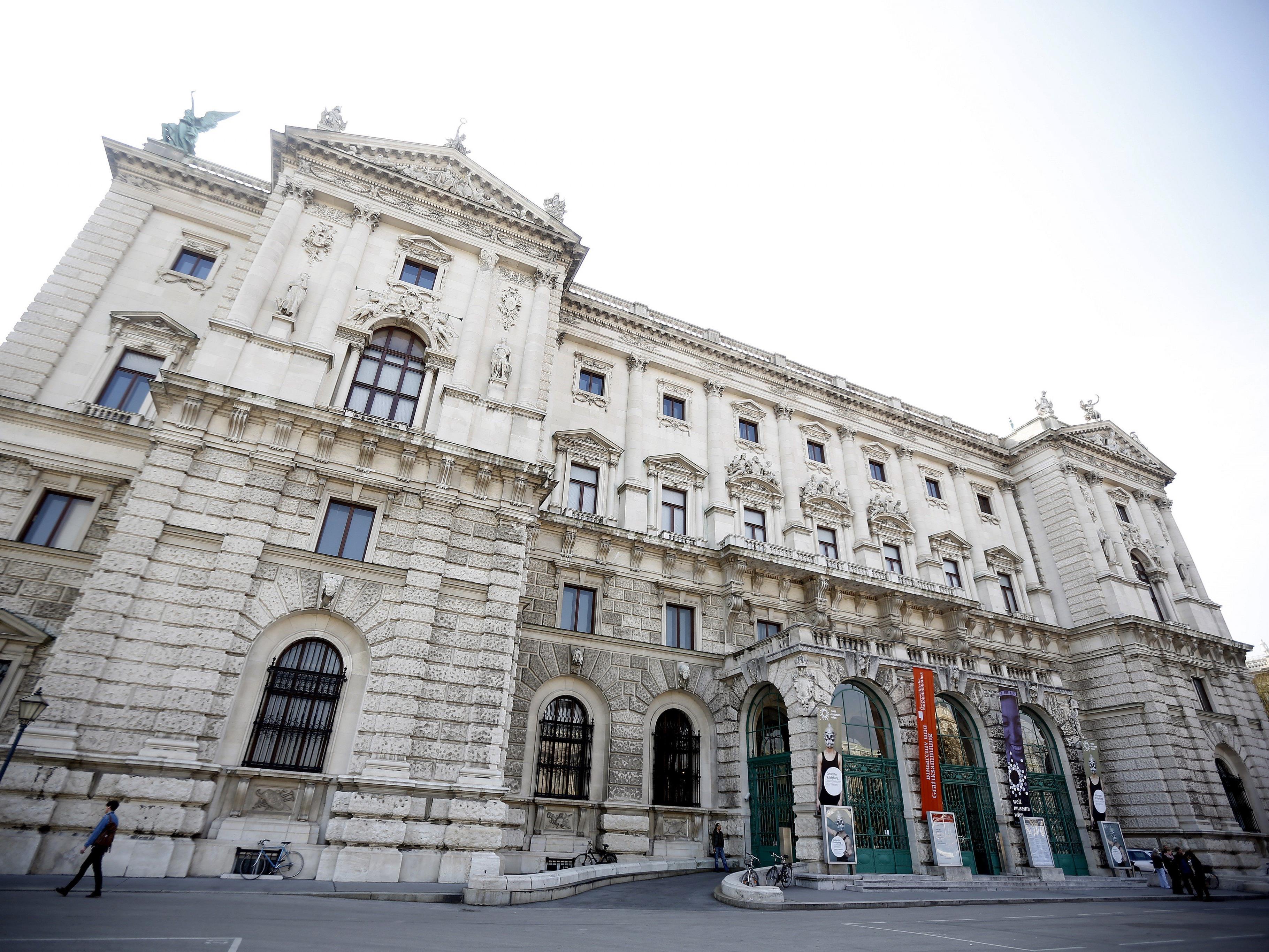 Das Weltmuseum in Wien wird umgebaut.