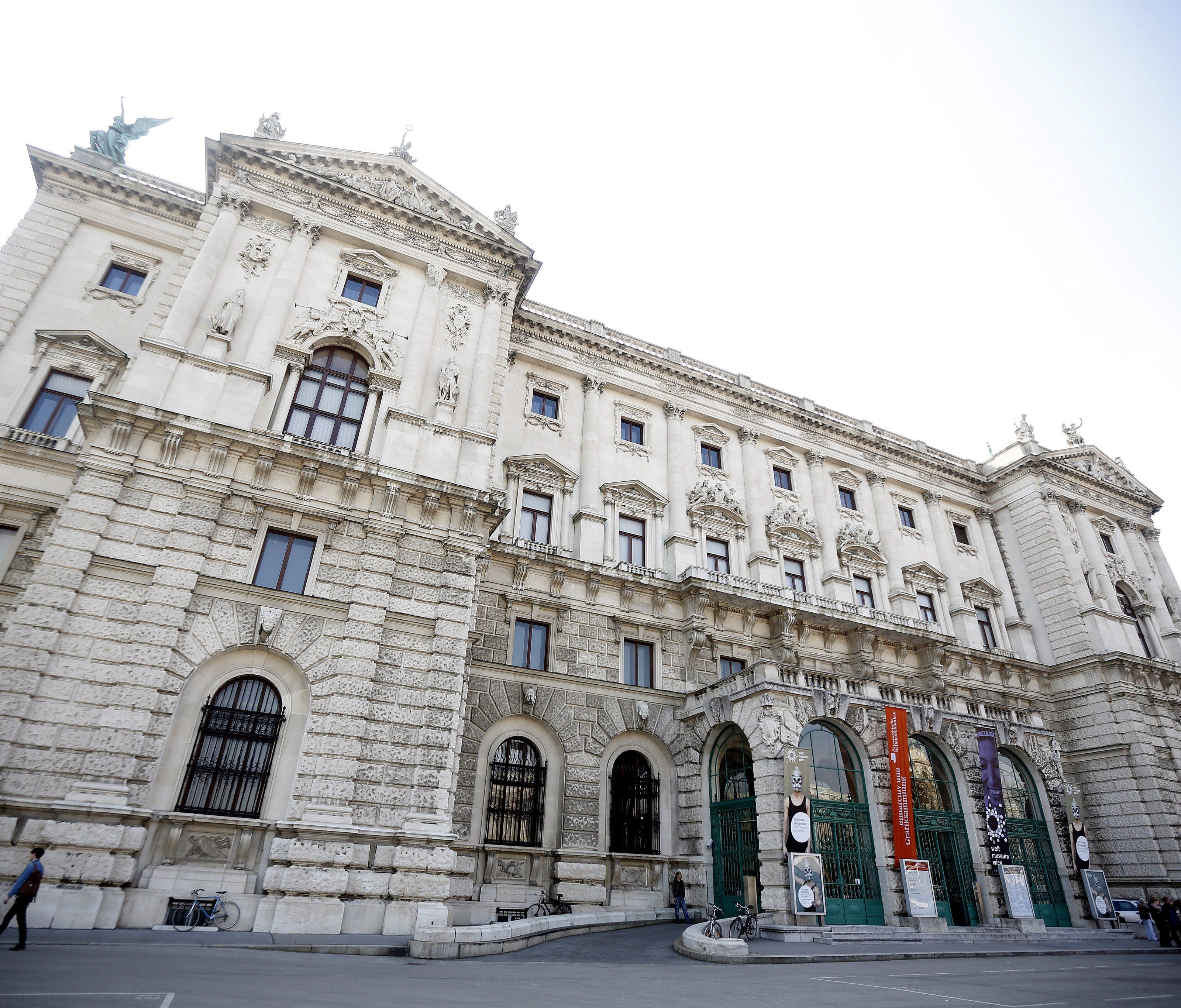 Das Weltmuseum in Wien wird umgebaut. Das Weltmuseum in Wien wird umgebaut.