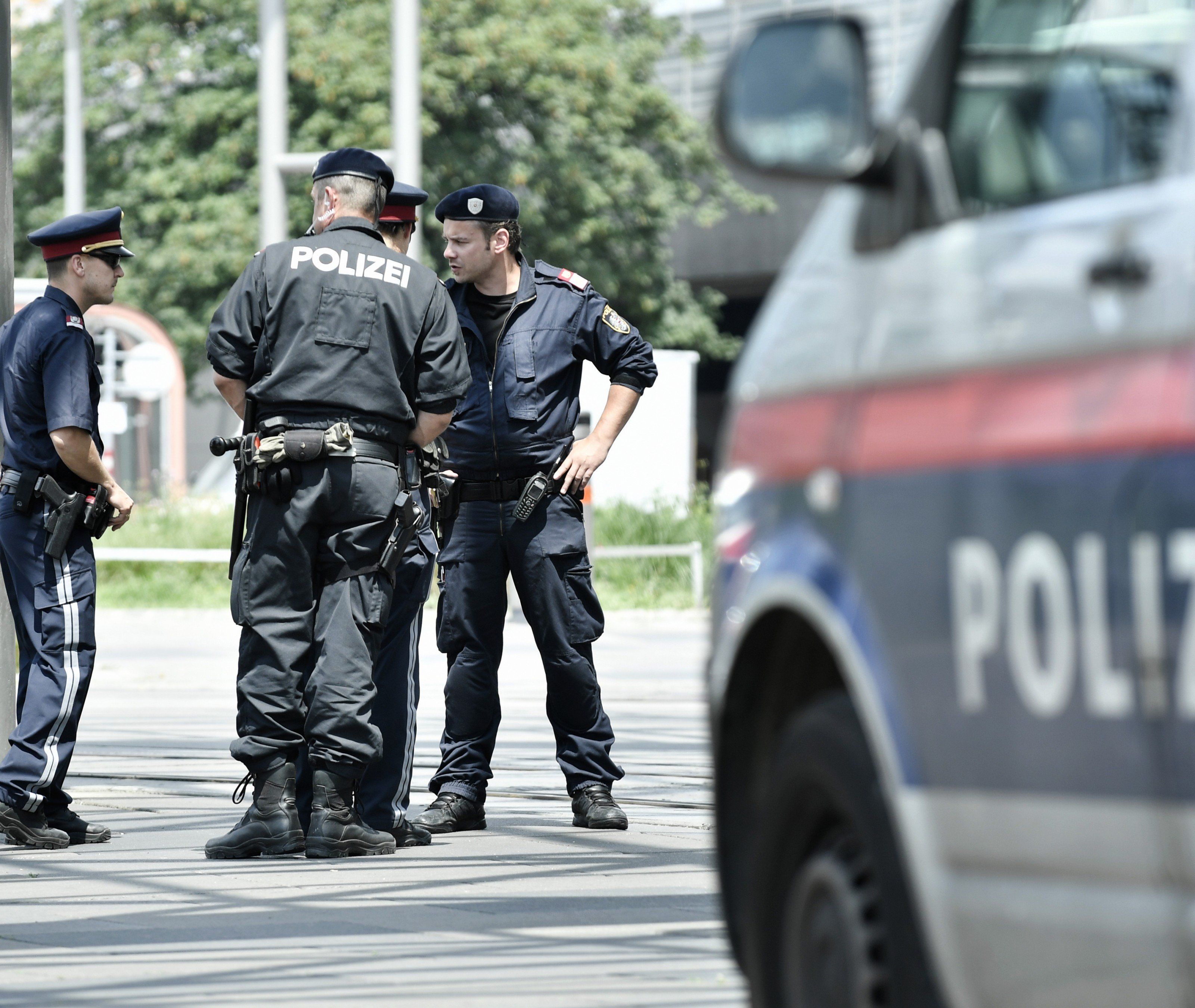 Fünf Polizisten wurden bei Amtshandlungen in Wien verletzt. Fünf Polizisten wurden bei Amtshandlungen in Wien verletzt.