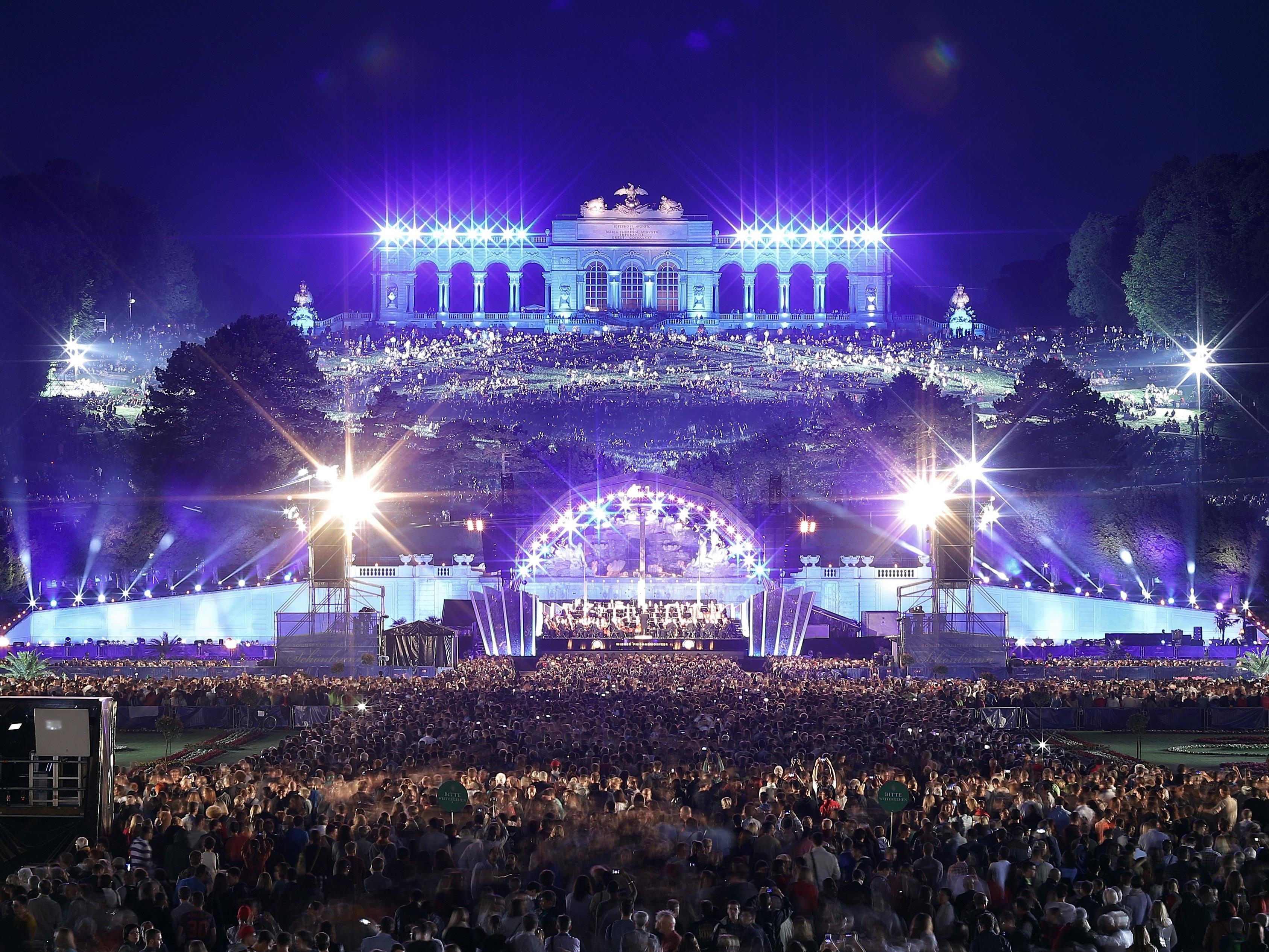Das Sommernachtskonzert der Wiener Philharmoniker findet heuer am 25. Mai statt. Das Sommernachtskonzert der Wiener Philharmoniker findet heuer am 25. Mai statt.