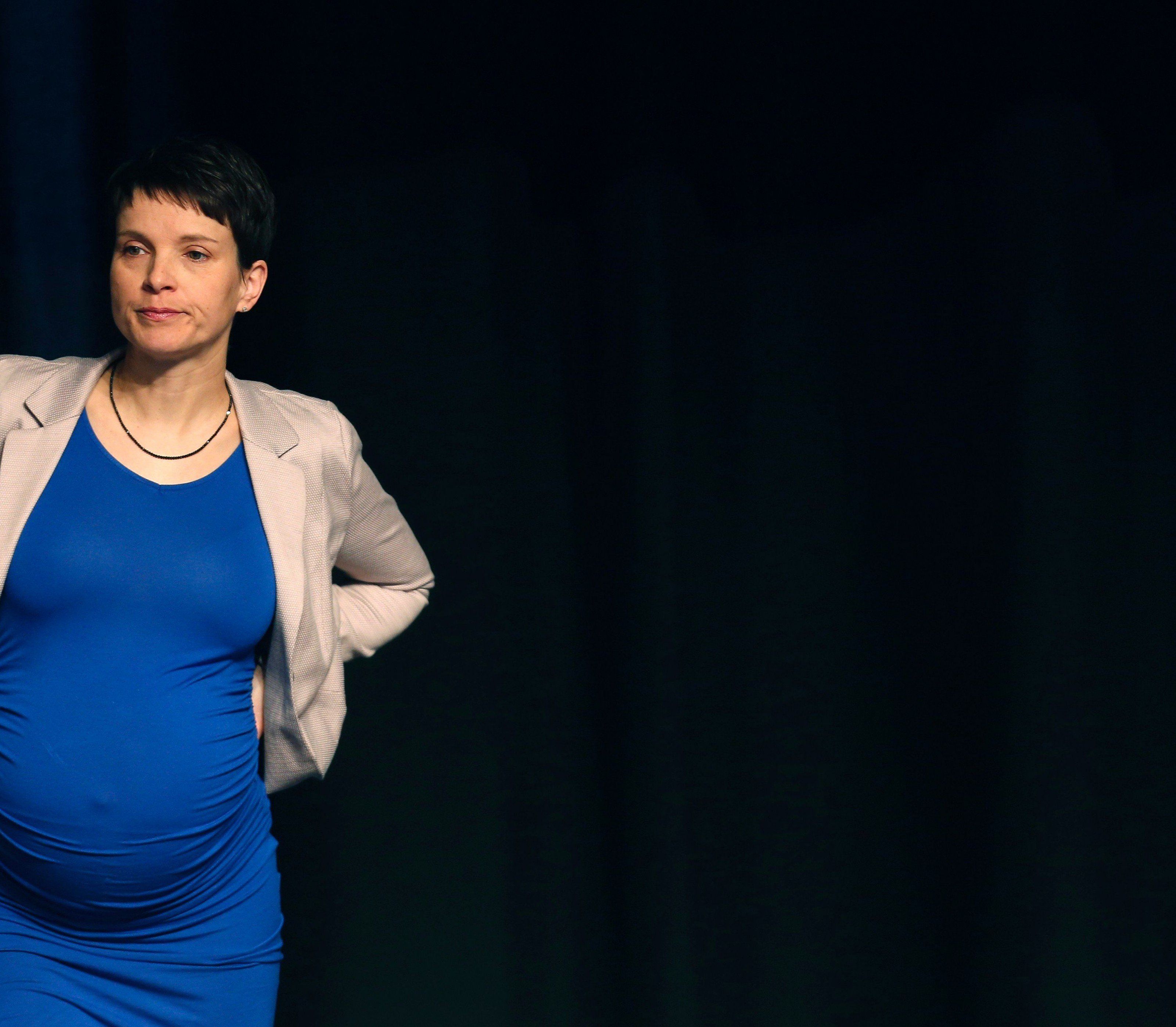 Frauke Petry ist zum fünften Mal Mutter geworden. Frauke Petry ist zum fünften Mal Mutter geworden.