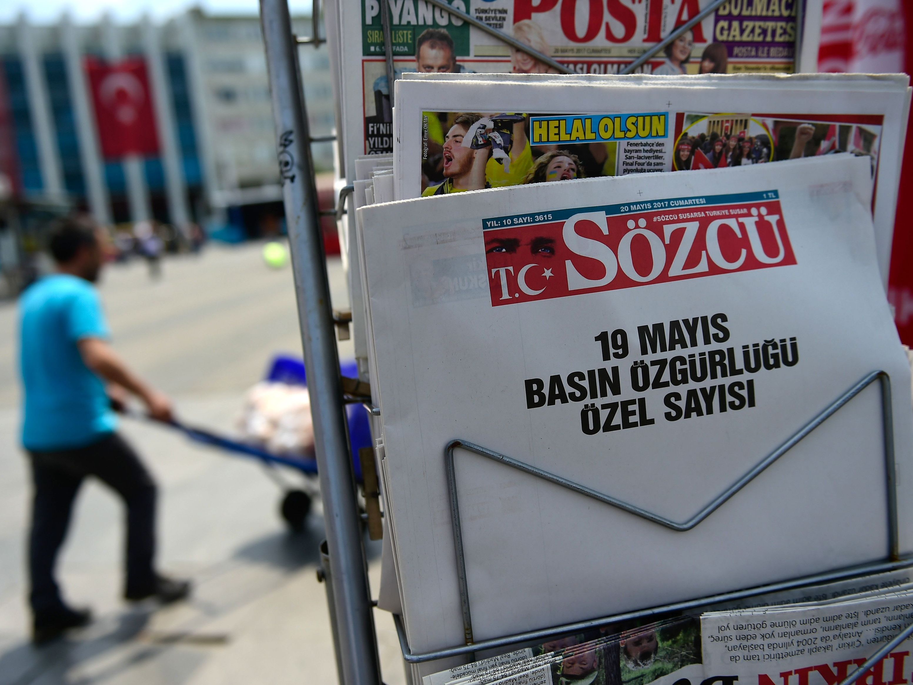 Spezialausgabe zur Pressefreiheit erschien mit leeren Seiten. Spezialausgabe zur Pressefreiheit erschien mit leeren Seiten.