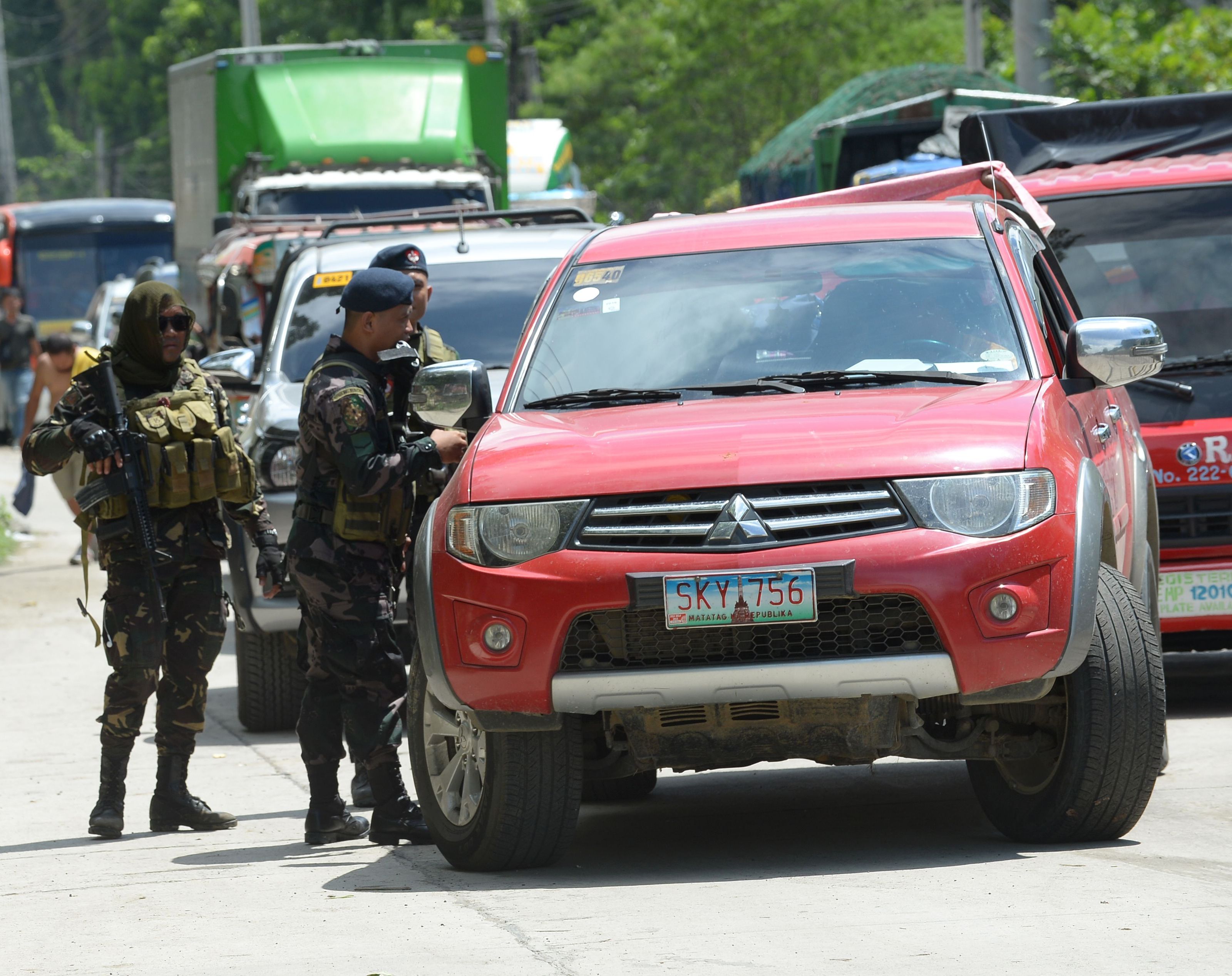 ) - Radikalislamische Extremisten sind in eine Stadt im Süden der Philippinen eingefallen und haben dort mehrere Soldaten und Polizisten getötet und Christen als Geiseln genommen.