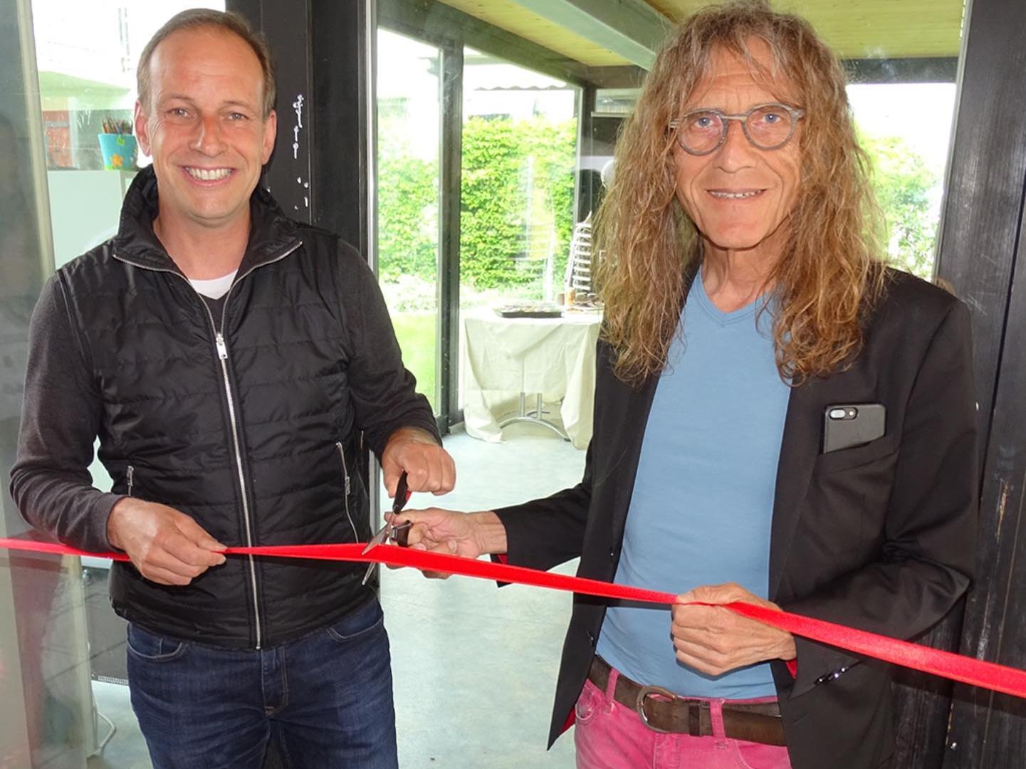 Bgm. Dieter Egger und Vize-Bgm. Bernhard Amann eröffneten den Gemeinschaftsraum.