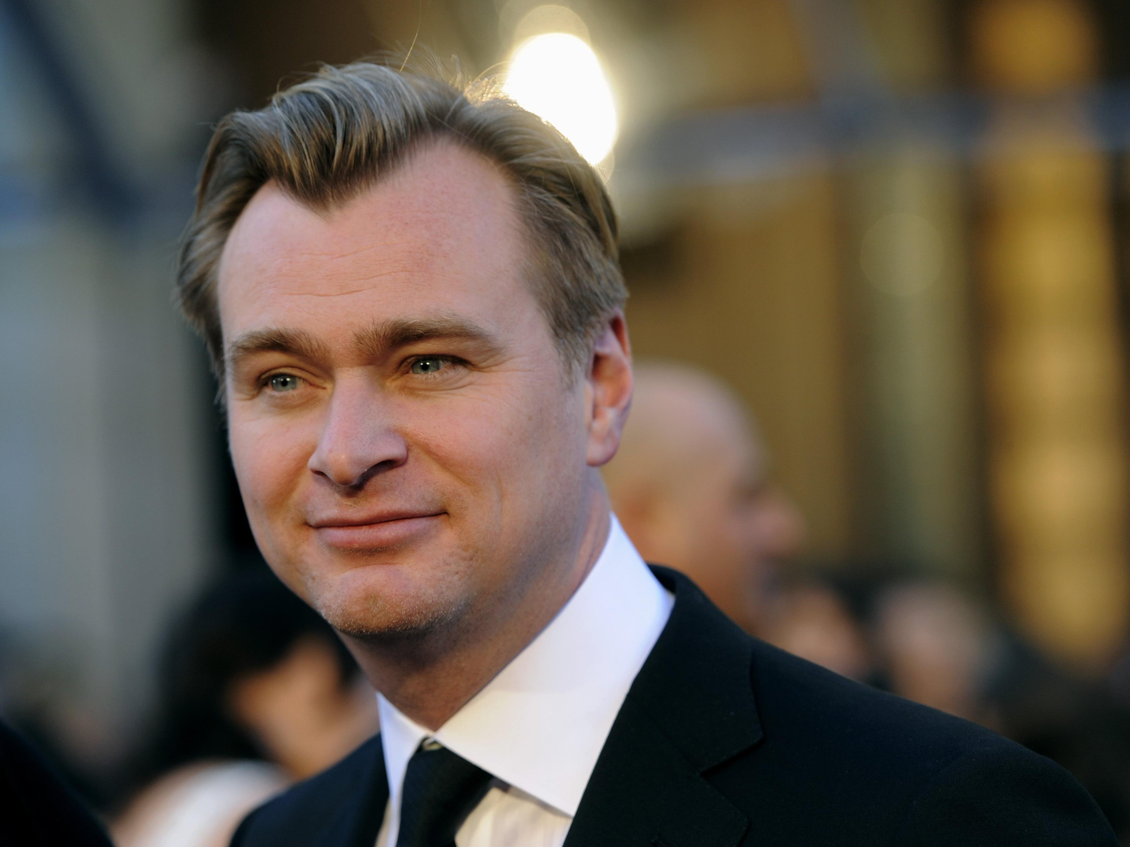 Chritopher Nolans Filme spielten weltweit 4,2 Milliarden Dollar ein und gewannen insgesamt sieben Oscars aus 26 Nominierungen. Chritopher Nolans Filme spielten weltweit 4,2 Milliarden Dollar ein und gewannen insgesamt sieben Oscars aus 26 Nominierungen.