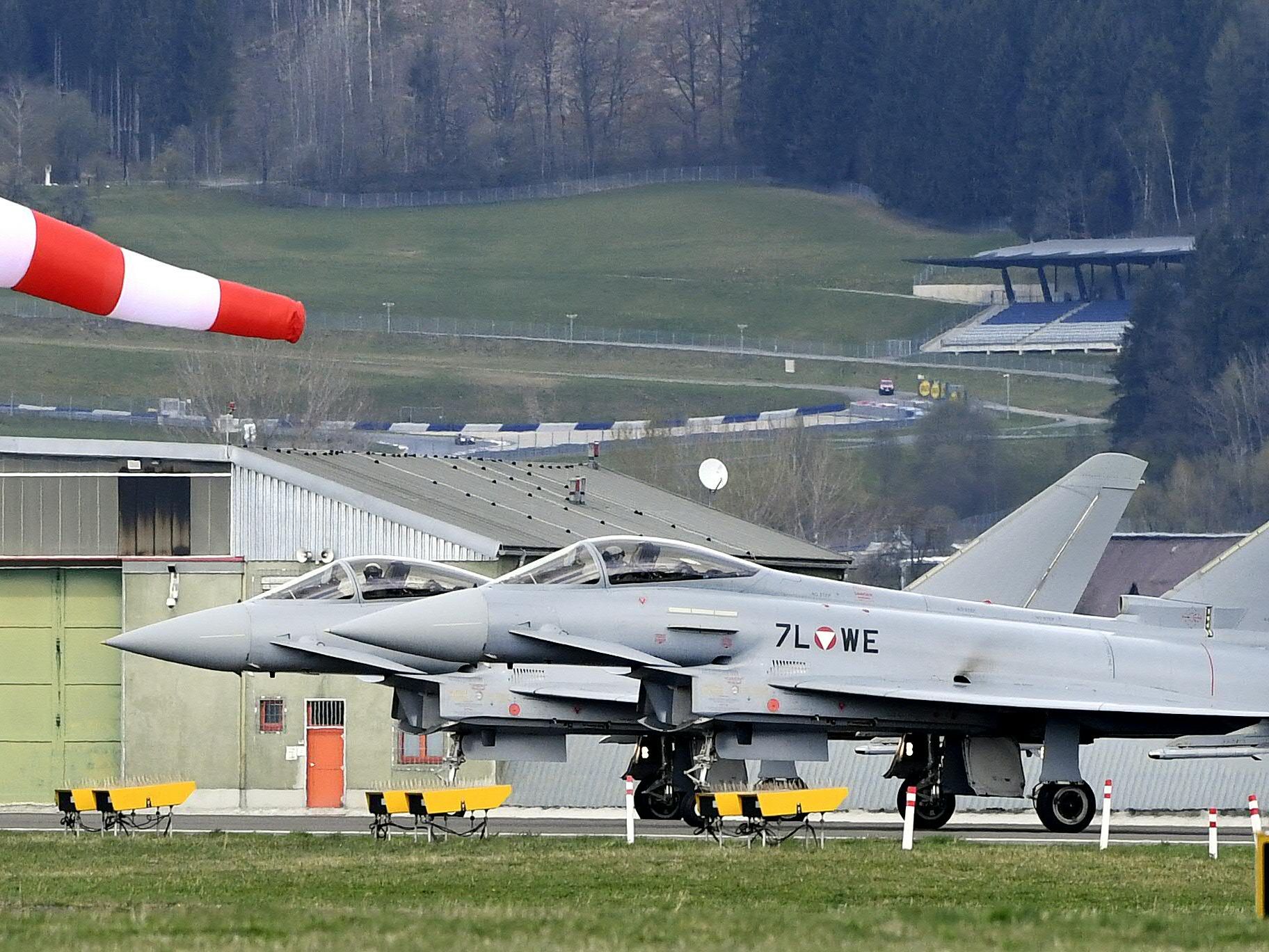 Ohne US-Code bleiben die Eurofighter am Boden. Ohne US-Code bleiben die Eurofighter am Boden.