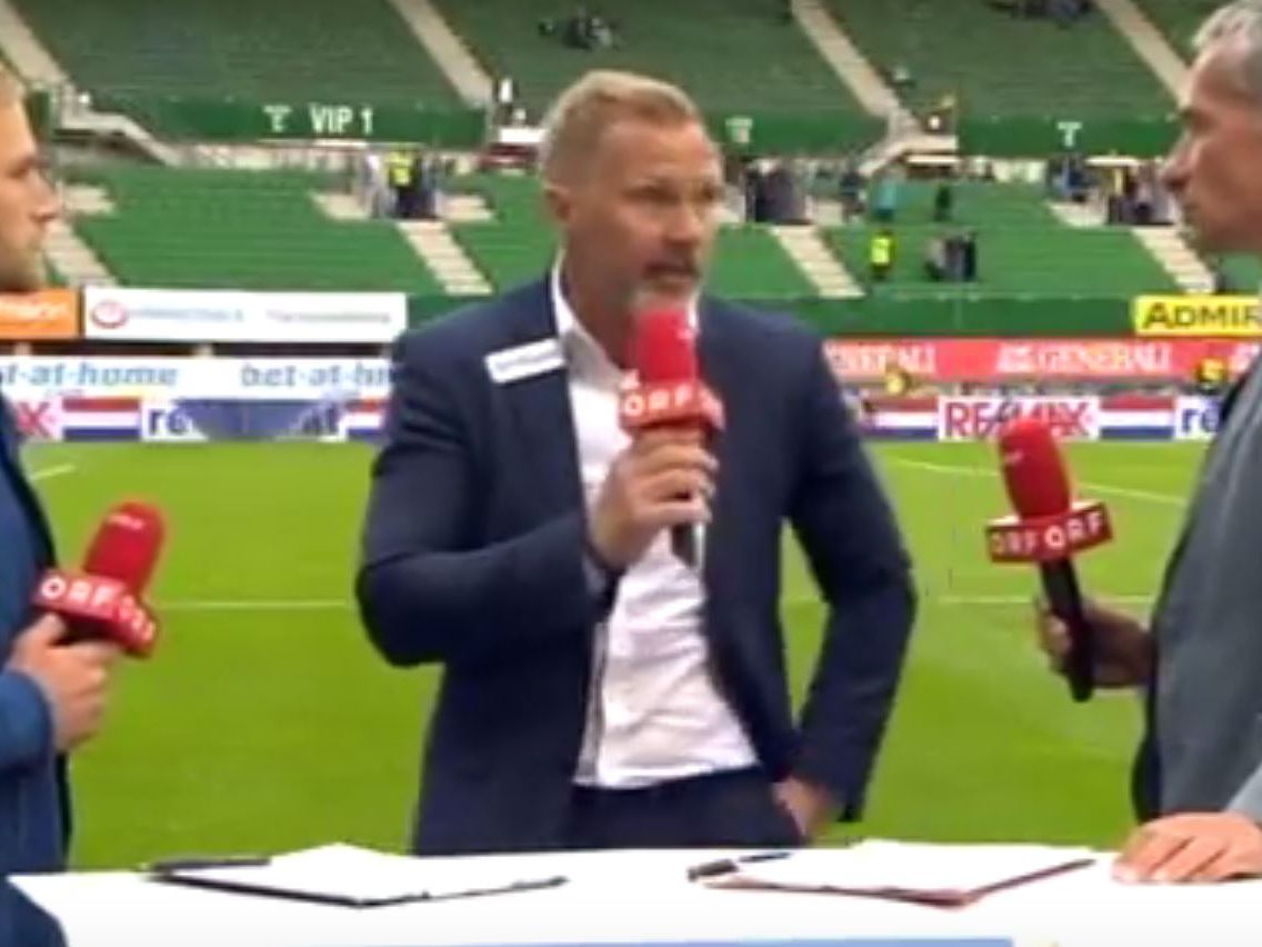 Thorsten Fink im Clinch mit Rainer Pariasek. Thorsten Fink im Clinch mit Rainer Pariasek.