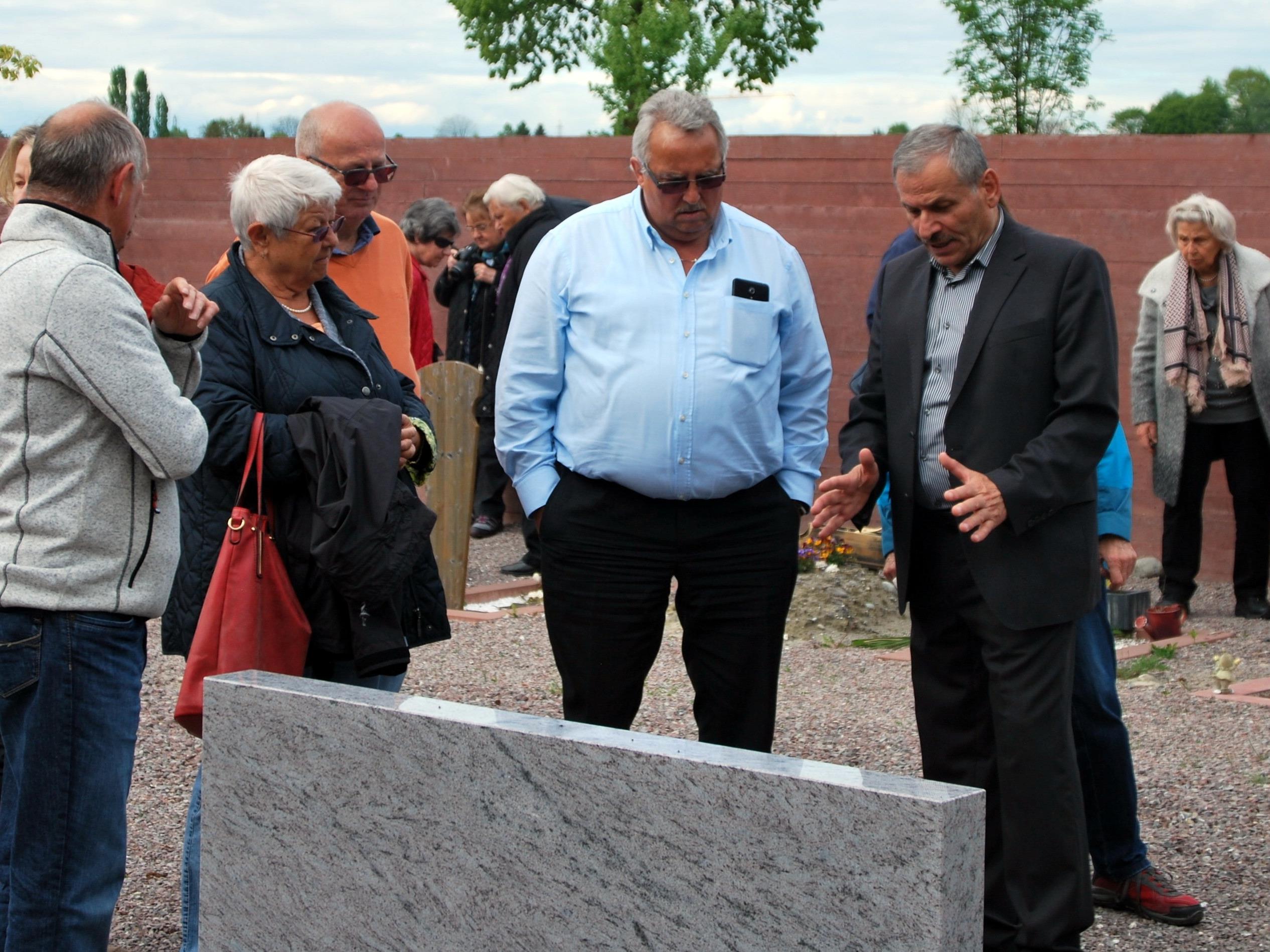 Der Seniorenbund Altach besichtigte den Islamischen Friedhof in Altach