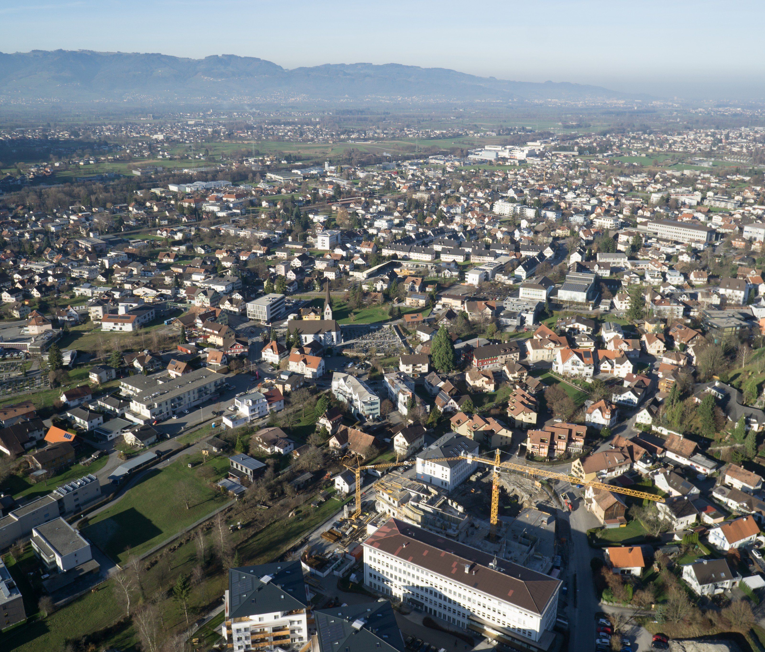 Mit der Drohne über dem Wirtschaftspark-Areal in Götzis. Mit der Drohne über dem Wirtschaftspark-Areal in Götzis.
