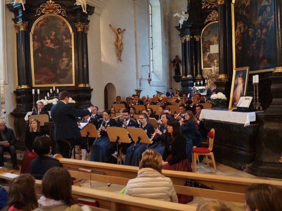 Harmoniemusik Ludesch in der Pfarrkirche Harmoniemusik Ludesch in der Pfarrkirche