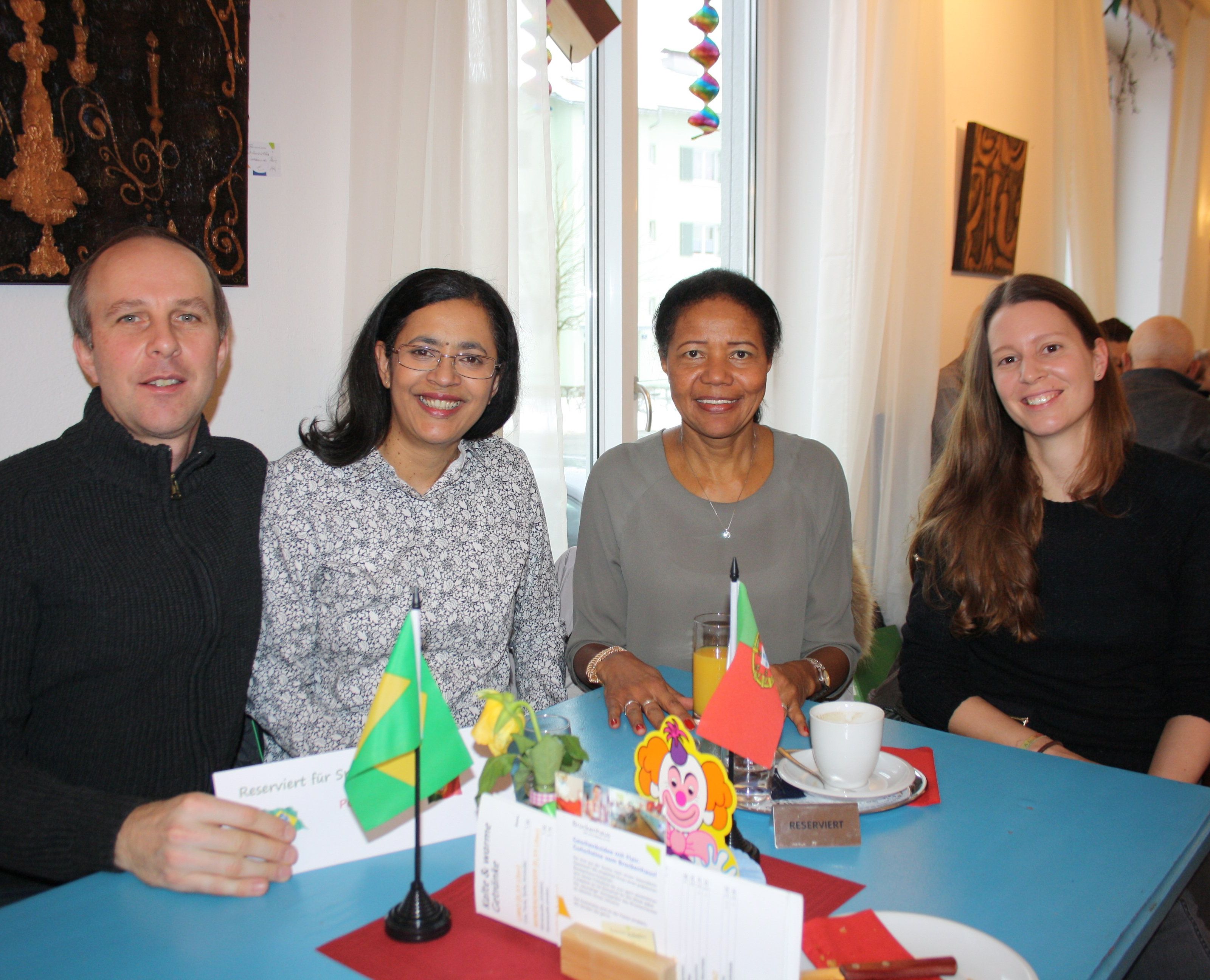 Begegnung und Unterhaltung im „Sprachencafe“ im Brockenhaus Leiblachtal mit muttersprachlichen Moderatoren: Der nächste Termin ist am 6. Mai um 9.30 Uhr. Begegnung und Unterhaltung im „Sprachencafe“ im Brockenhaus Leiblachtal mit muttersprachlichen Moderatoren: Der nächste Termin ist am 6. Mai um 9.30 Uhr.