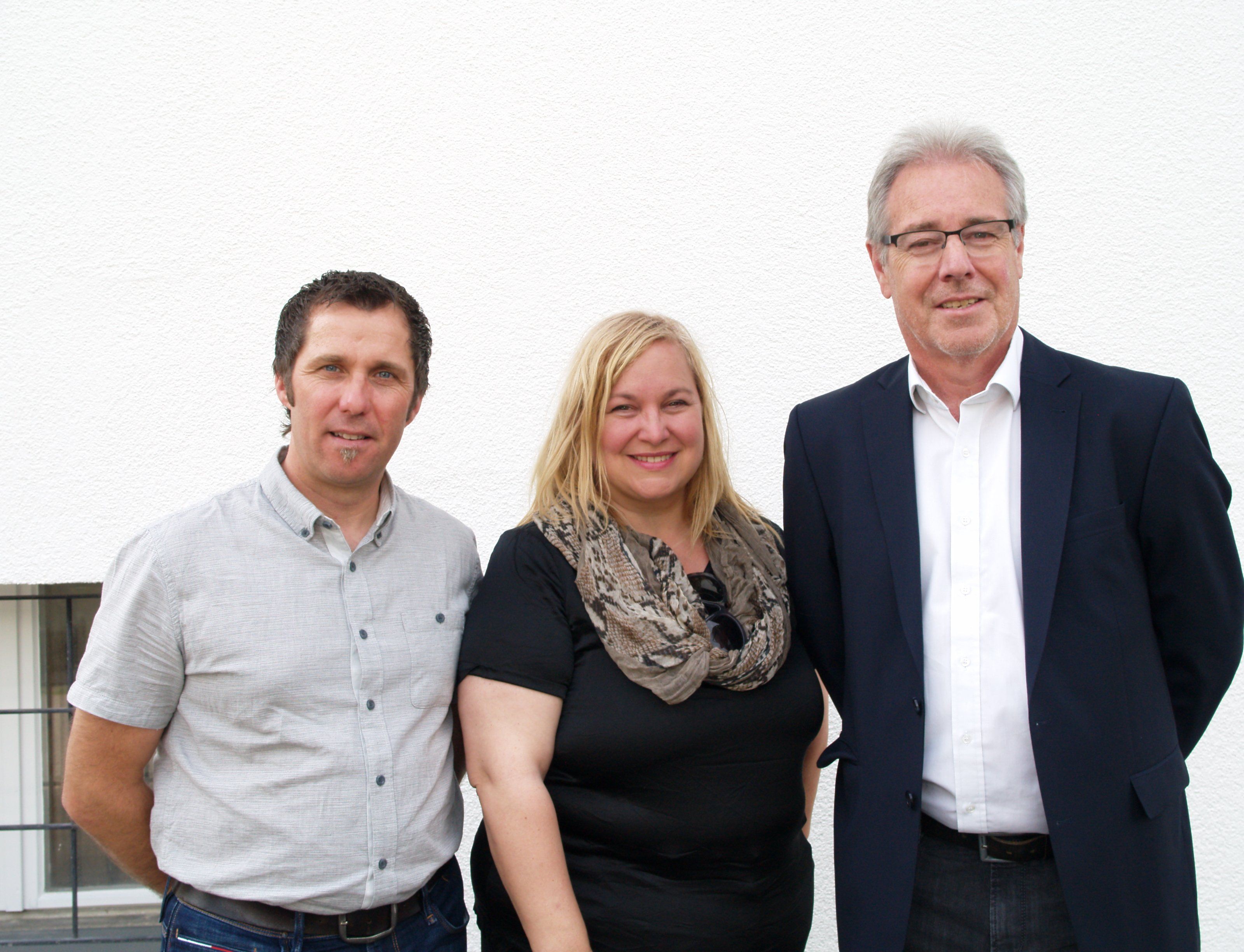 Thomas Lampert (GF Sunnahof), Architektin Sonja Entner und Bürgermeister Helmut Lampert bei der Eröffnungsfeier. Thomas Lampert (GF Sunnahof), Architektin Sonja Entner und Bürgermeister Helmut Lampert bei der Eröffnungsfeier.