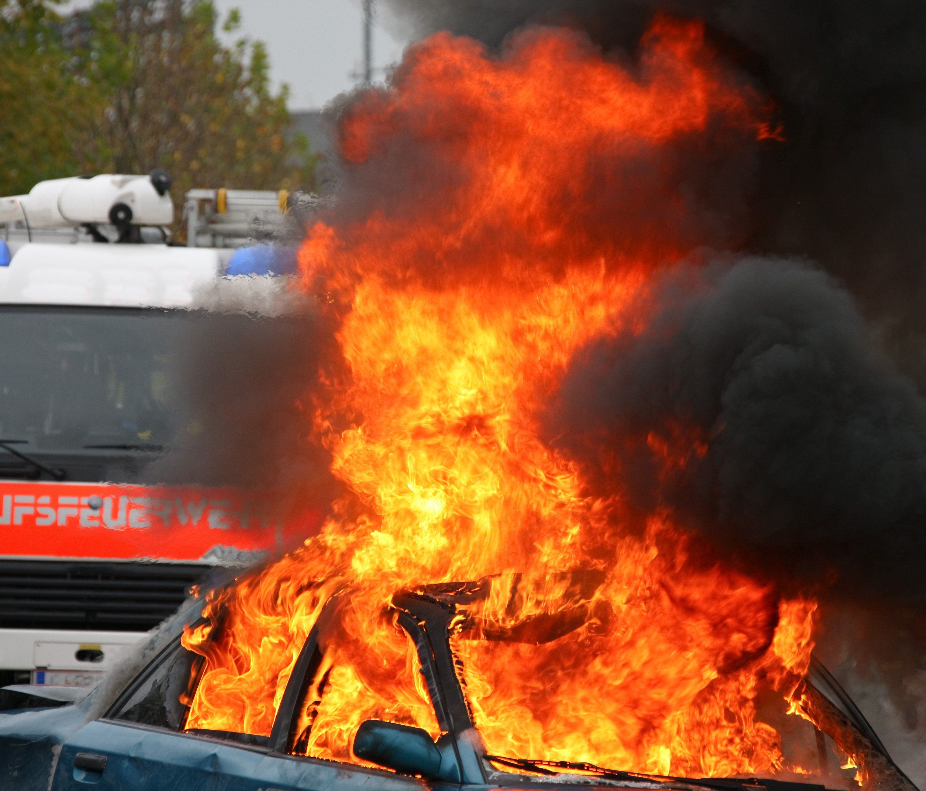 Der Angeklagte wurde verurteilt, weil er das Auto des neuen Freundes der Ex-Freundin angezündet haben soll.