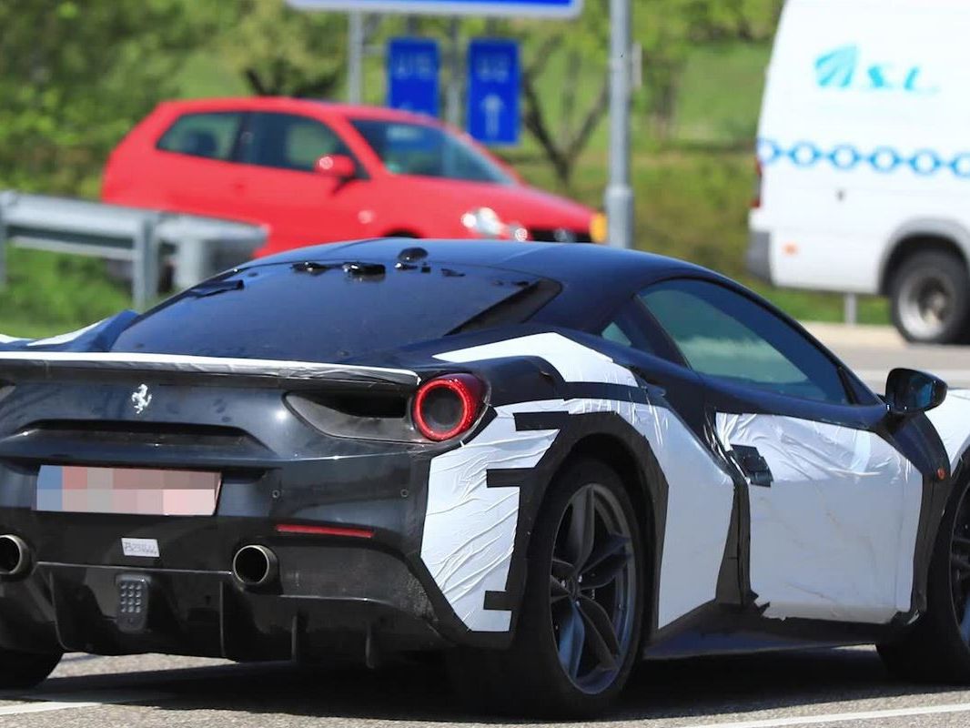 Mysteriöser Ferrari-Erlkönig gesichtet. Mysteriöser Ferrari-Erlkönig gesichtet.