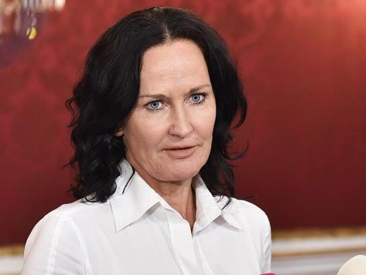Die Grüne Bundessprecherin Eva Glawischnig soll angeblich zurücktreten wollen Die Grüne Bundessprecherin Eva Glawischnig soll angeblich zurücktreten wollen