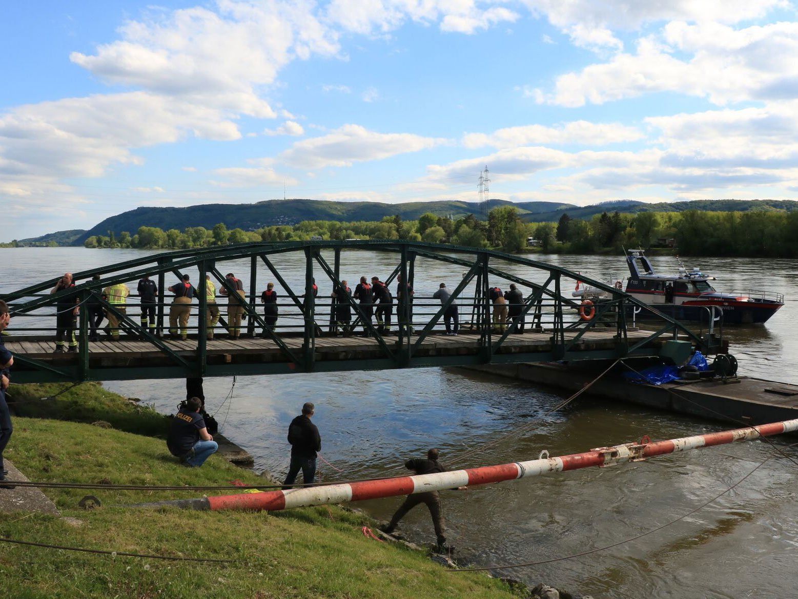 Bei der Bergungsaktion in Korneuburg Bei der Bergungsaktion in Korneuburg