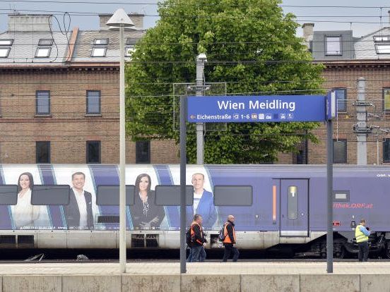 Bei dem Zugunglück wurden mehrere Menschen verletzt. Bei dem Zugunglück wurden mehrere Menschen verletzt.