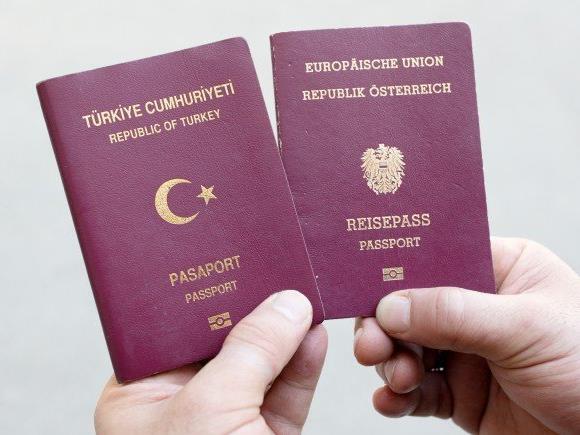 Illegale Doppelstaatsbürgerschaften sind der FPÖ ein Dorn im Auge