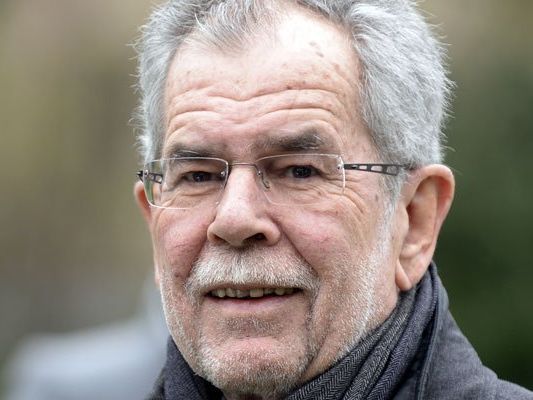 Van der Bellen besuchte Caritas-Schule - und kommentierte Kurz nicht Van der Bellen besuchte Caritas-Schule - und kommentierte Kurz nicht