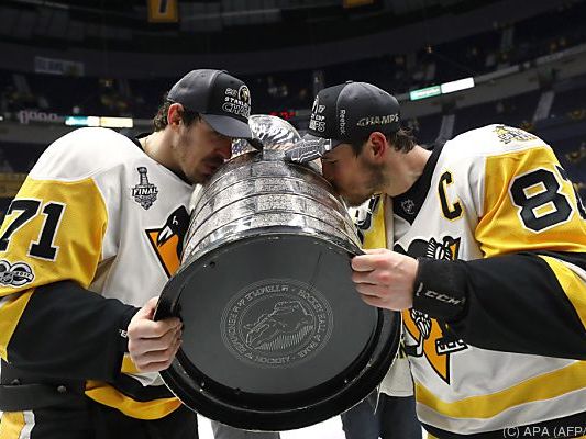 Jeder wollte die hässlichste Salatschüssel der Welt küssen Jeder wollte die hässlichste Salatschüssel der Welt küssen