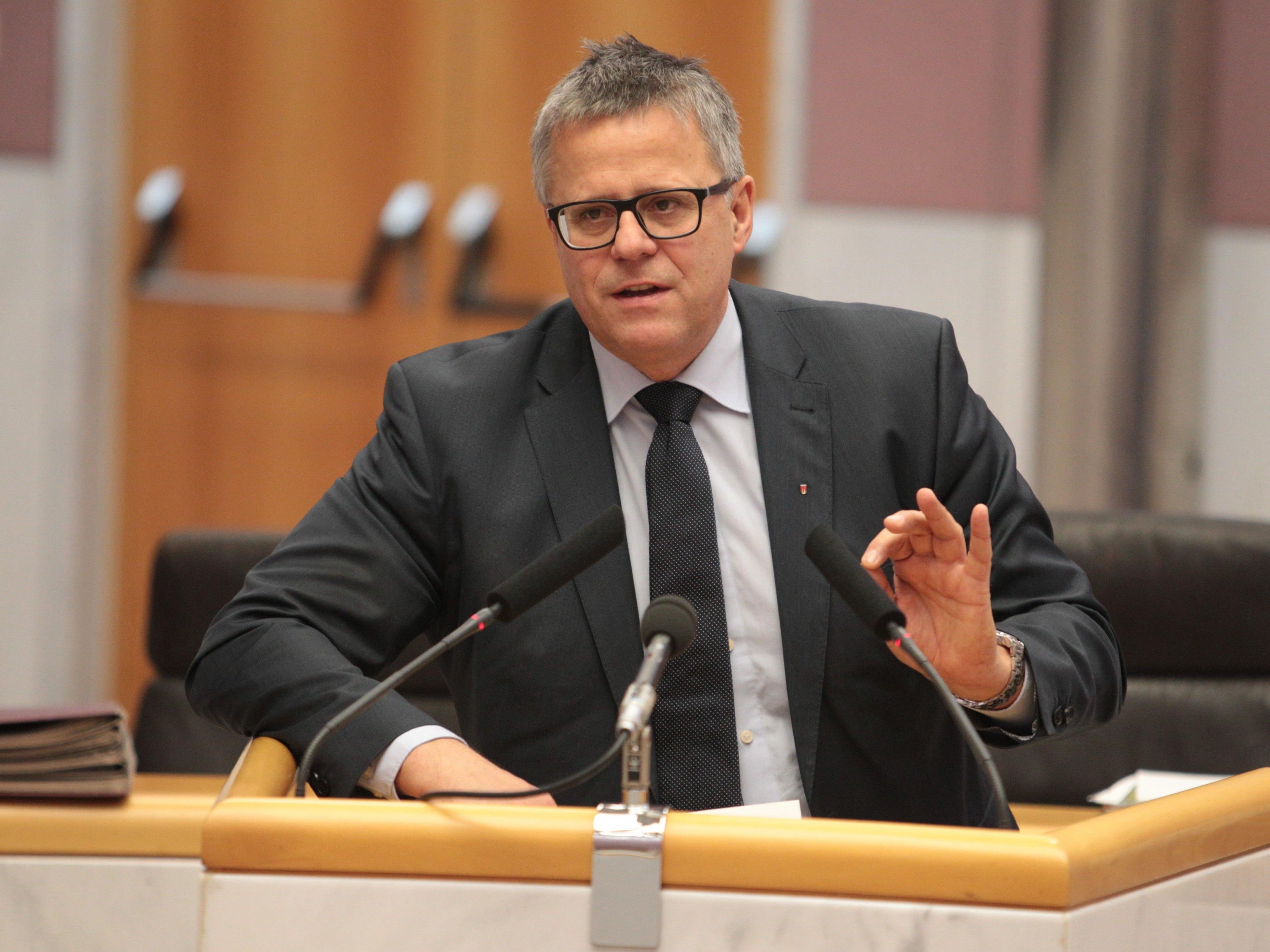 ÖVP-Klubobmann Roland Frühstück ortet bei der FPÖ Panik.