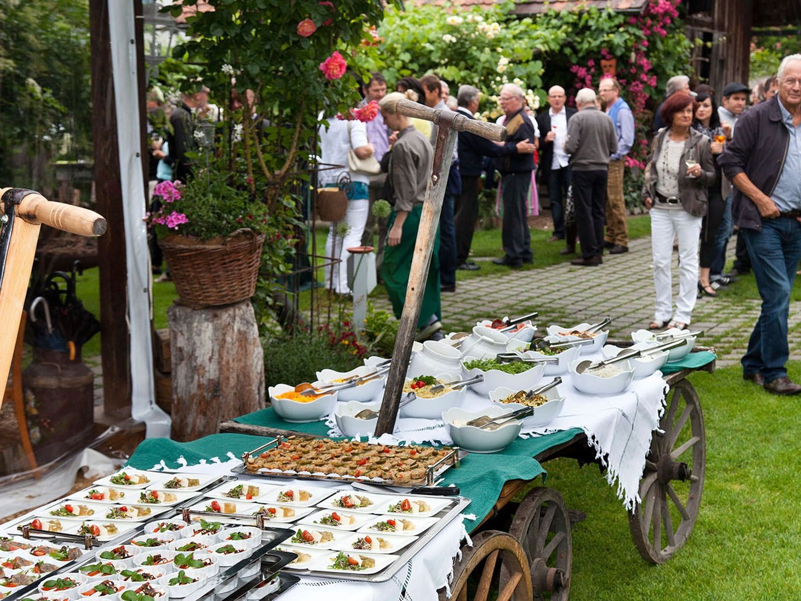 Wo der Spaziergang beginnt und endet, entscheiden die Besucher selbst. Wo der Spaziergang beginnt und endet, entscheiden die Besucher selbst.
