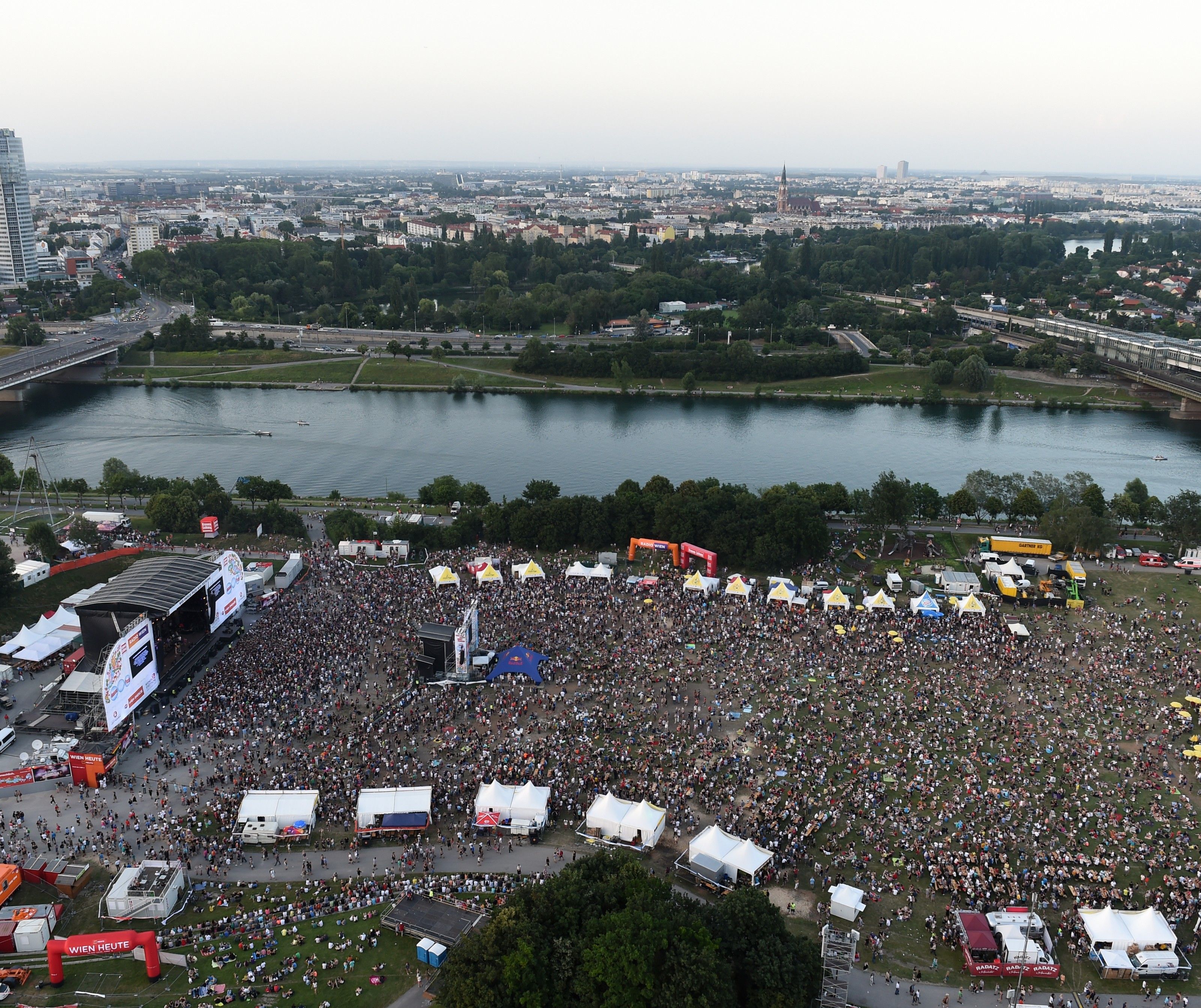 Bitte beachten Sie die Sicherheitshinweise für das Donauinselfest 2017. Bitte beachten Sie die Sicherheitshinweise für das Donauinselfest 2017.