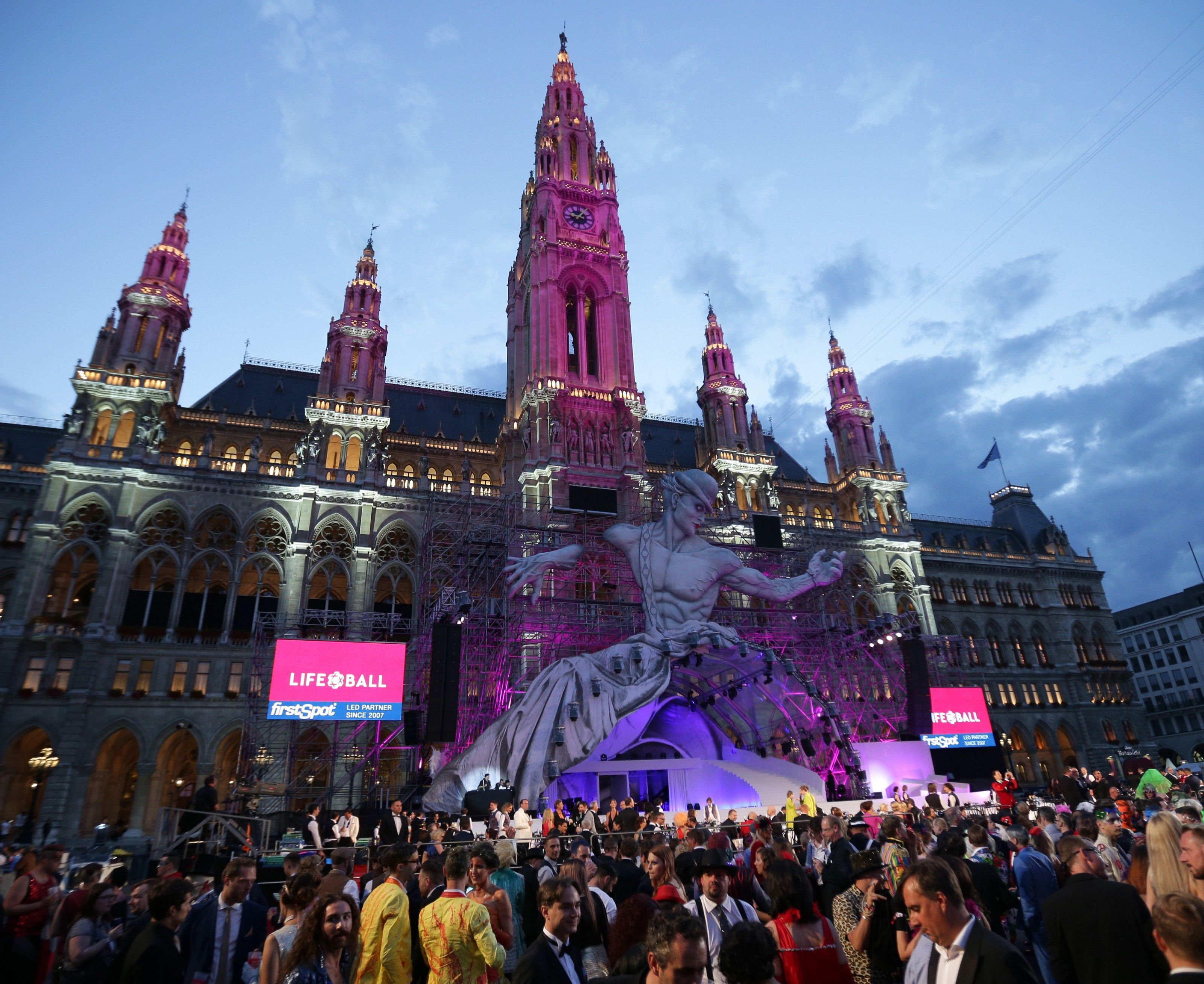 The best collection of photos of Vienna's Life Ball 2017.