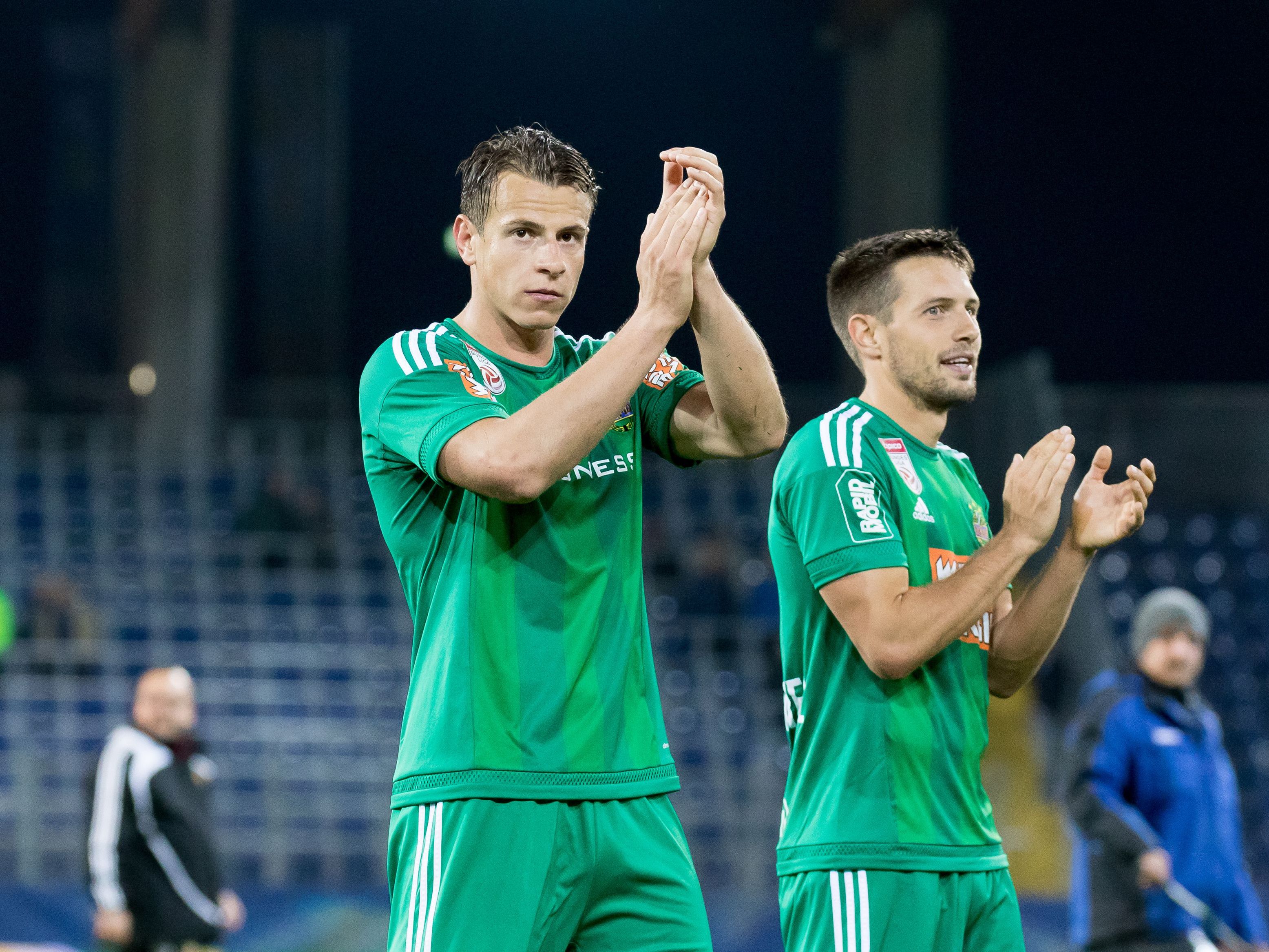 Rapid verpasste durch die Finalniederlage im Cupendspiel gegen Red Bull Salzburg die letzte Chance auf ein Europa-League-Ticket. Rapid verpasste durch die Finalniederlage im Cupendspiel gegen Red Bull Salzburg die letzte Chance auf ein Europa-League-Ticket.