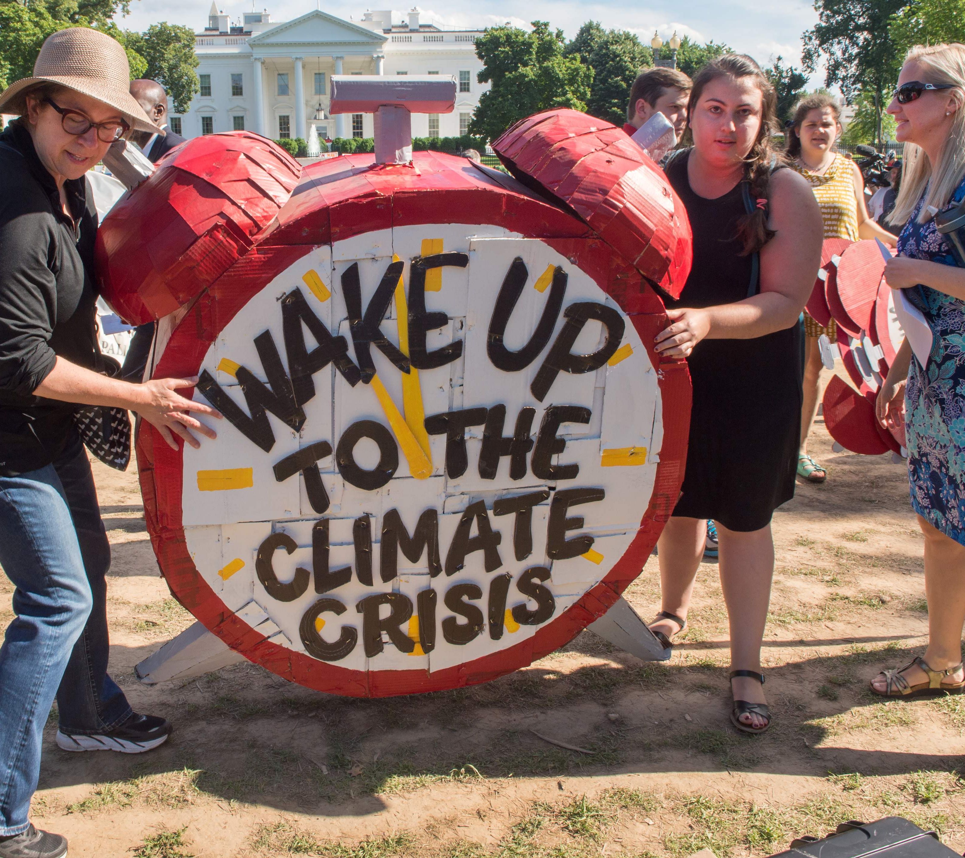 Der Austritt aus dem Klimaabkommen sorgt für Empörung. Der Austritt aus dem Klimaabkommen sorgt für Empörung.