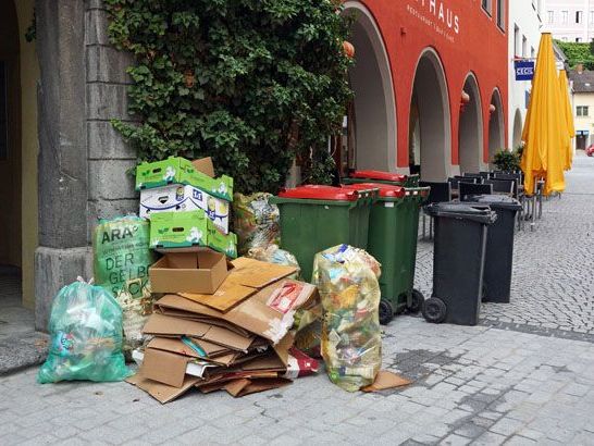 Abfallsammlung in der Innenstadt.